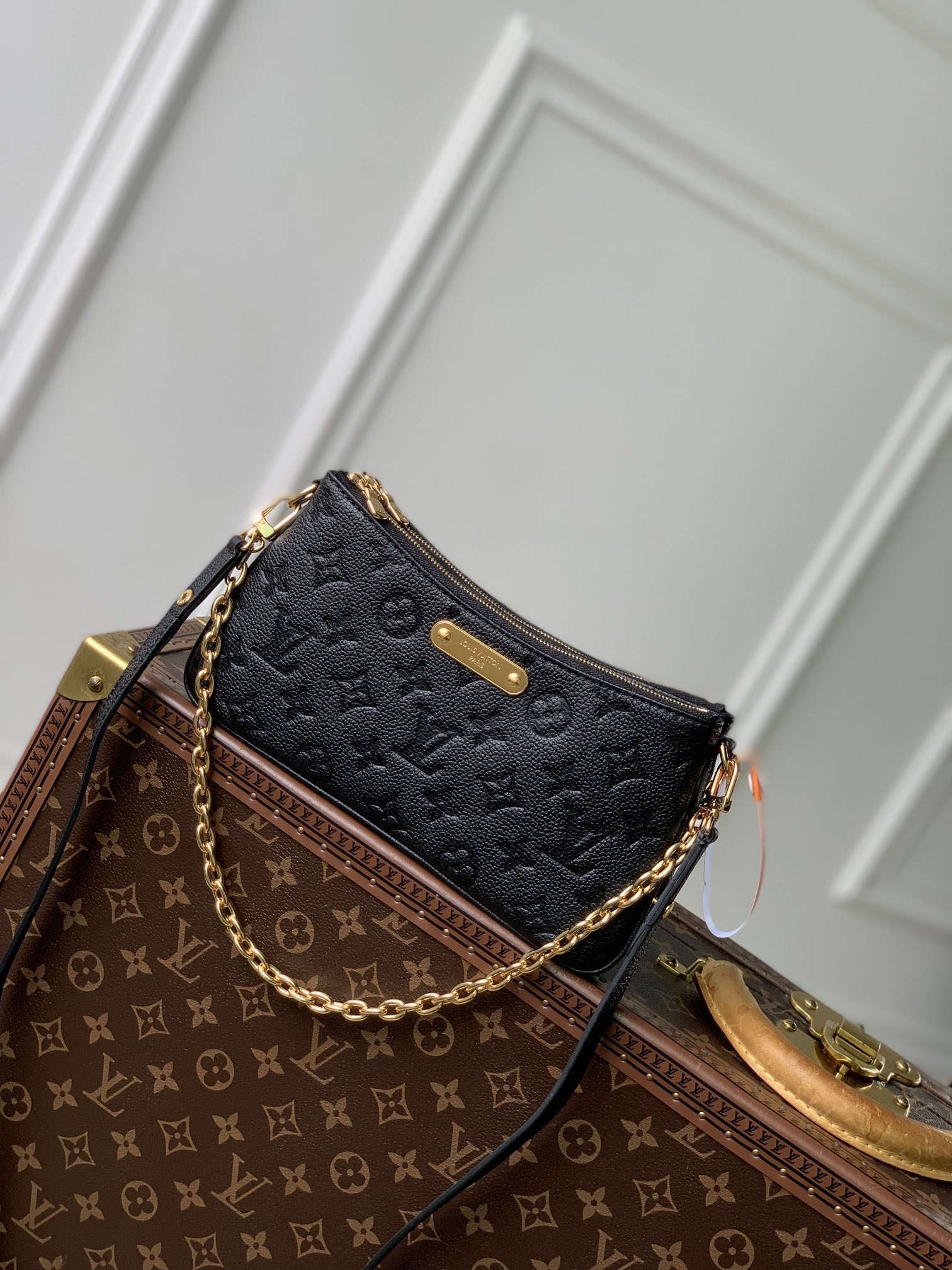 Bagsaaa L0vis Vvtt0n M83301 Liv Pochette Bag Black - 24x13x6.5cm