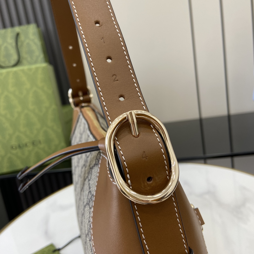 Bagsaaa Gvc*1 GG Emblem medium shoulder bag 815217 - 37 x 23 x 8cm