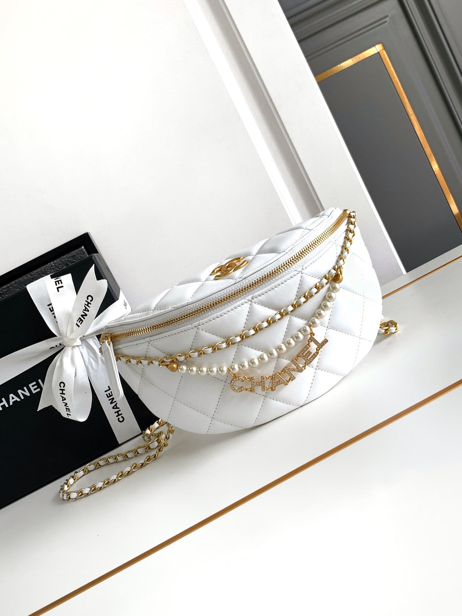 Bagsaaa Ch**el Waist Bag AS4991 White & Imitation Pearls - 17 × 24 × 11 cm