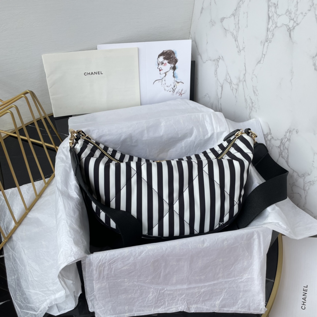 Bagsaaa Ch**el Large Hobo Bag AS4698 White & Black - 16 × 30 × 10 cm