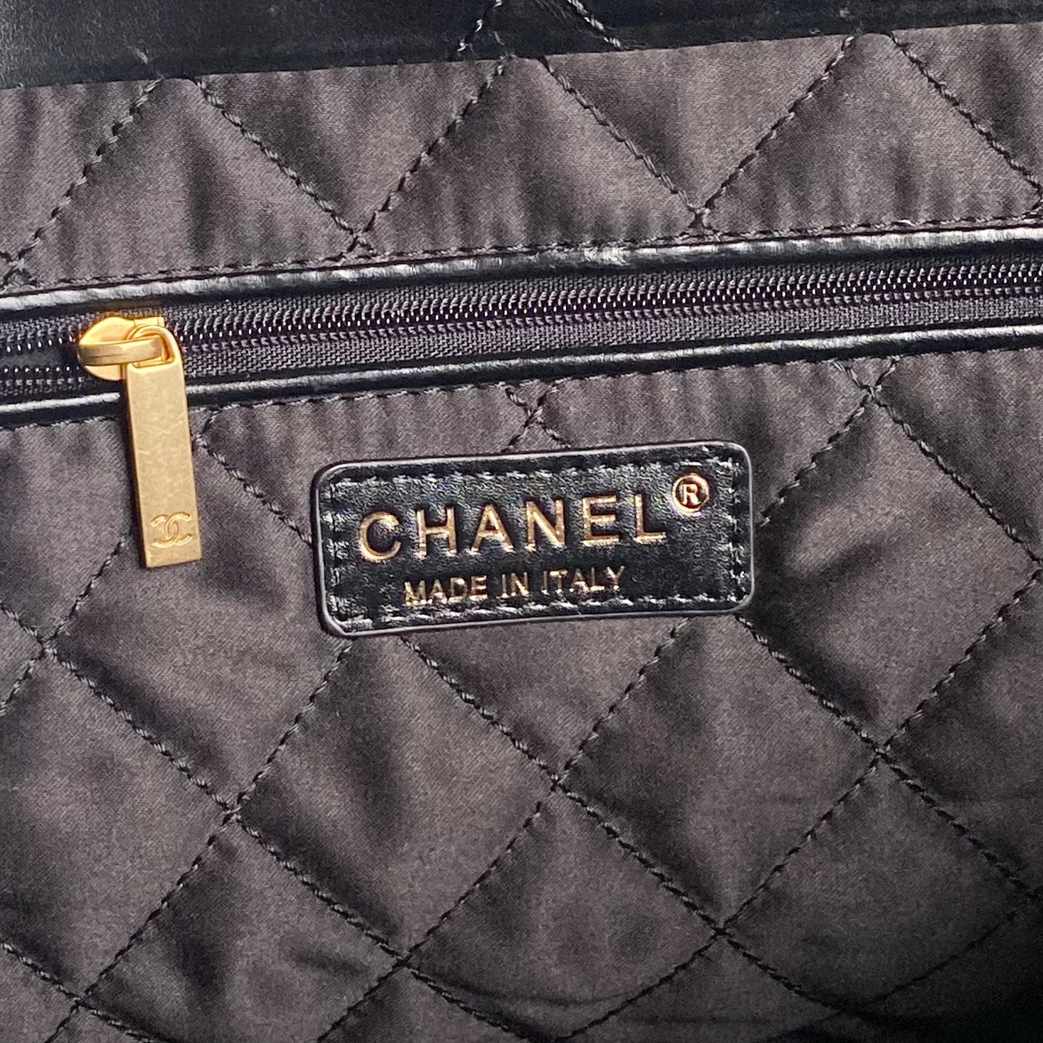 Bagsaaa Ch**el 22 Small Handbag AS3260 Shiny Crumpled Calfskin Black - 35 × 37 × 7 cm