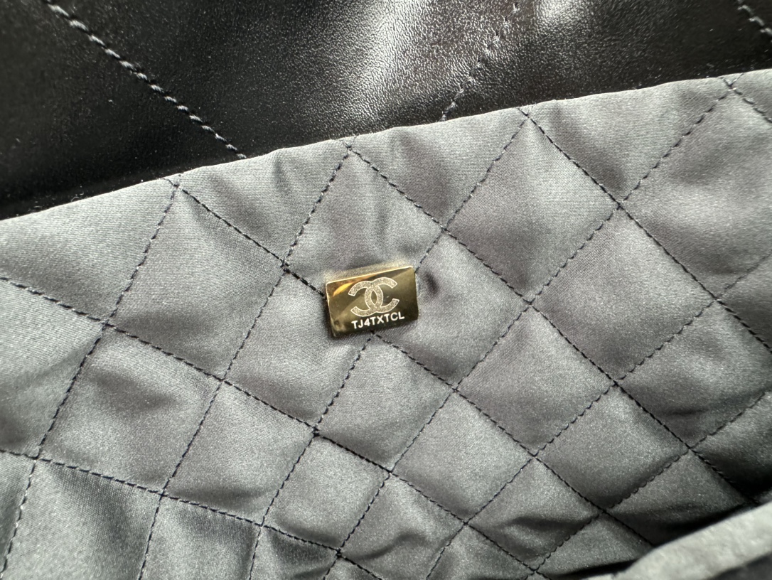Bagsaaa Ch**el 22 Small Handbag Black Calfskin & Patent AS3260 - 35 × 37 × 7 cm