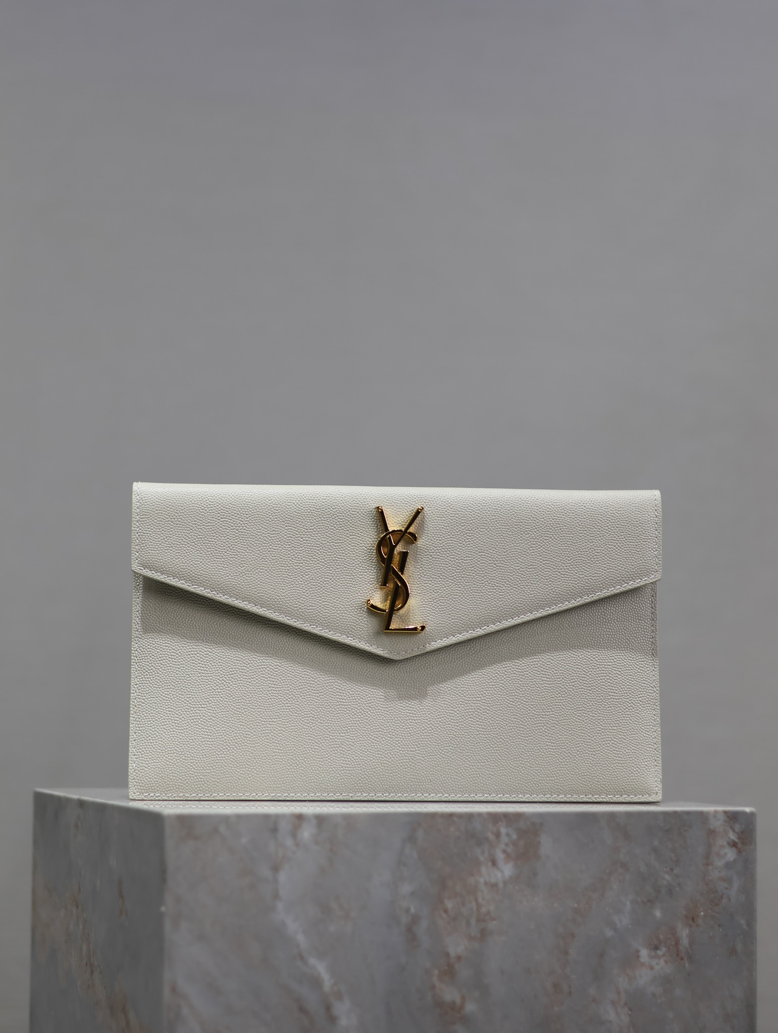 Bagsaaa Y51 Uptown Pouch In Grain De Poudre Leather 565739 White - 27 x 16 x 2 CM