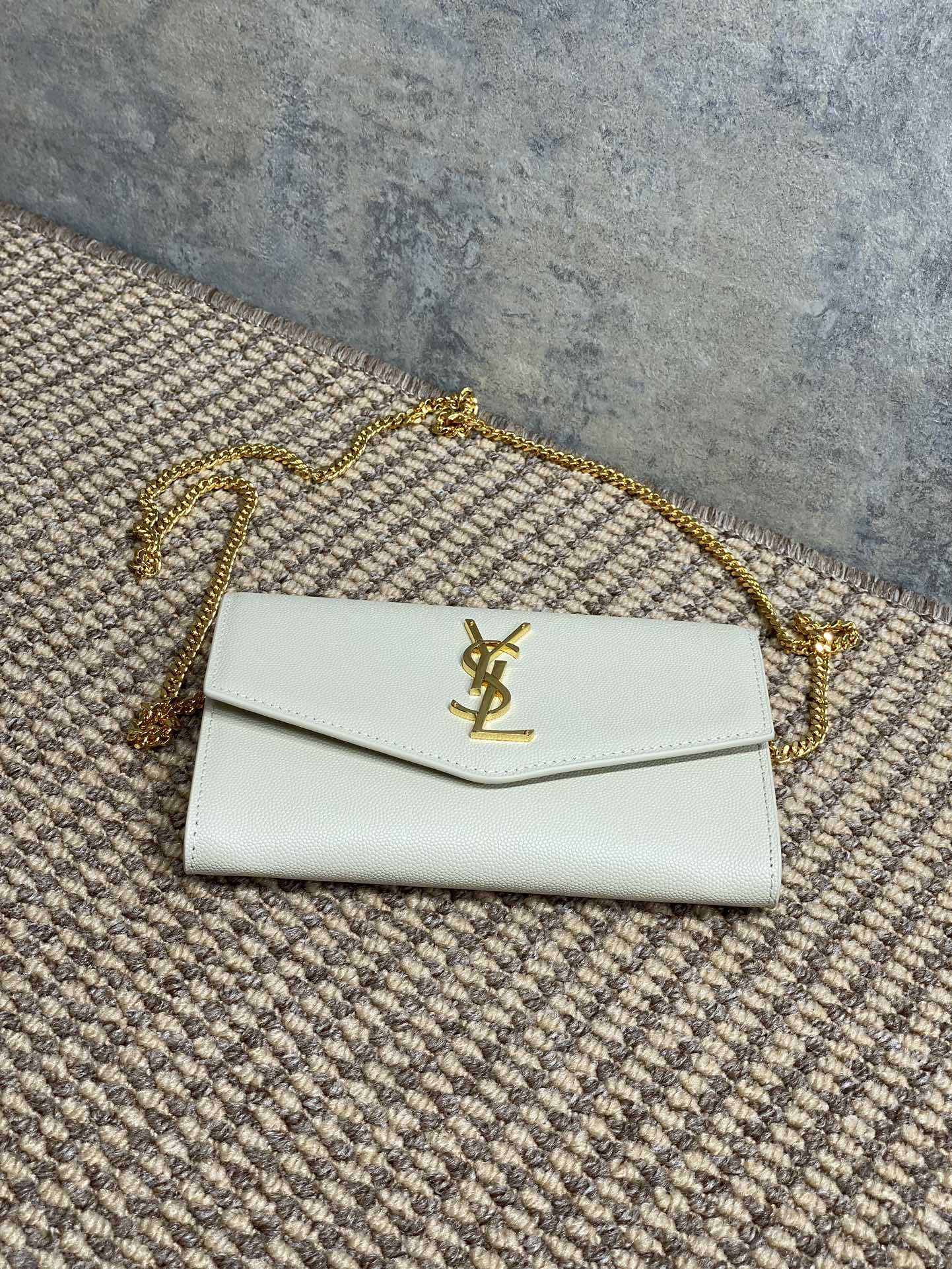 Bagsaaa Y51 Uptown Chain Wallet In Grain De Poudre Embossed Leather 607788 White - 19 x 12 x 3 CM