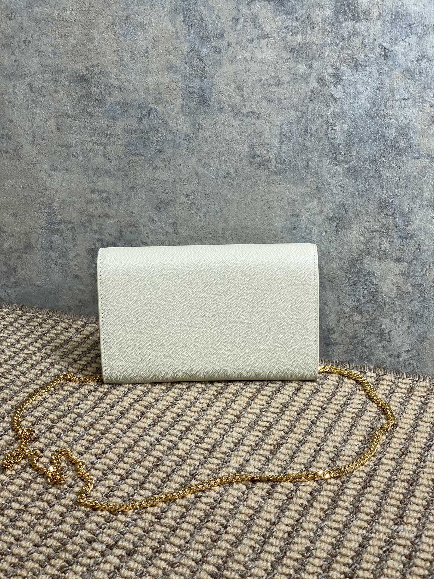 Bagsaaa Y51 Uptown Chain Wallet In Grain De Poudre Embossed Leather 607788 White - 19 x 12 x 3 CM