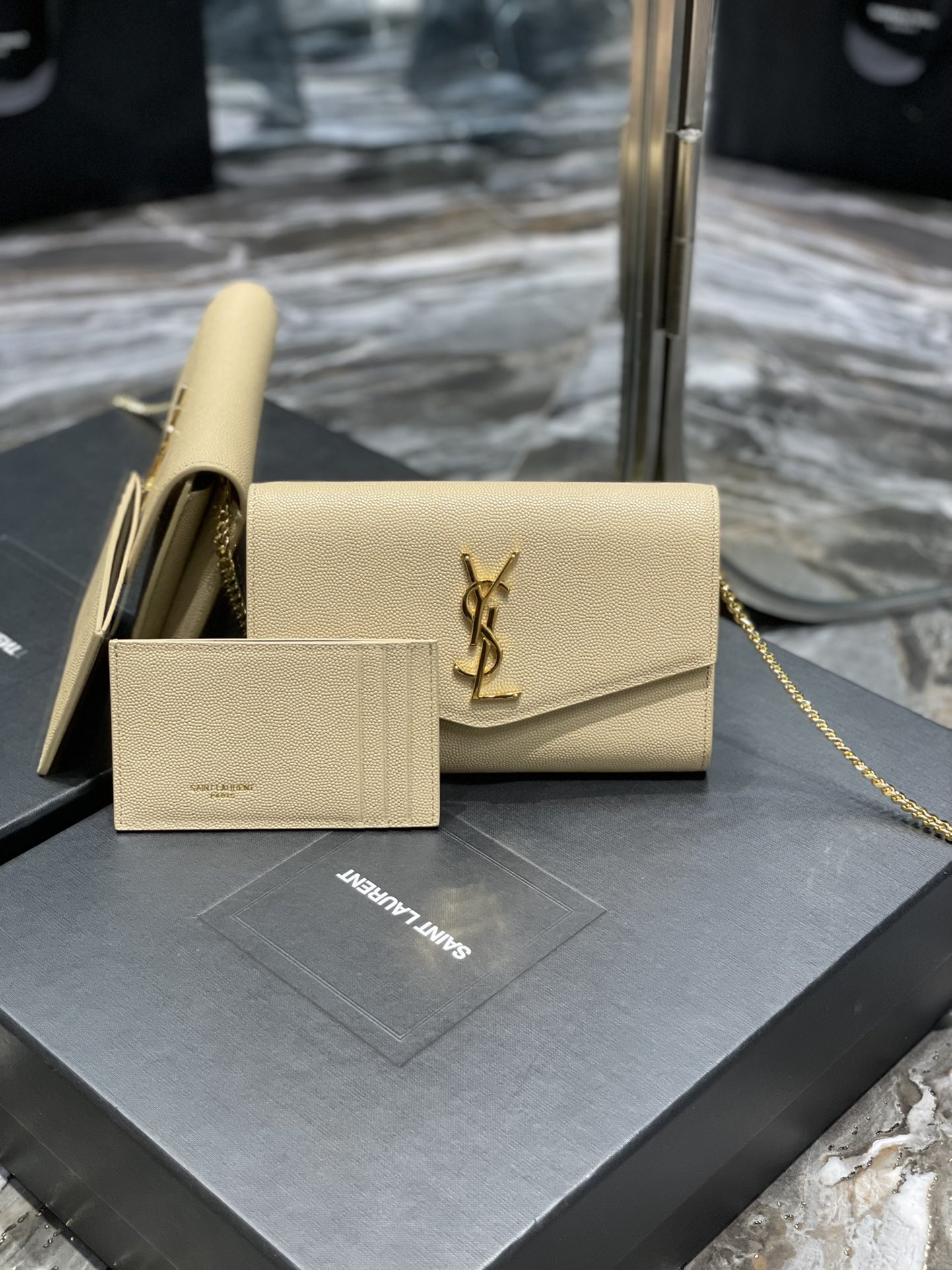 Bagsaaa Y51 Uptown Chain Wallet In Grain De Poudre Embossed Leather 607788 Beige - 19 x 12 x 3 CM