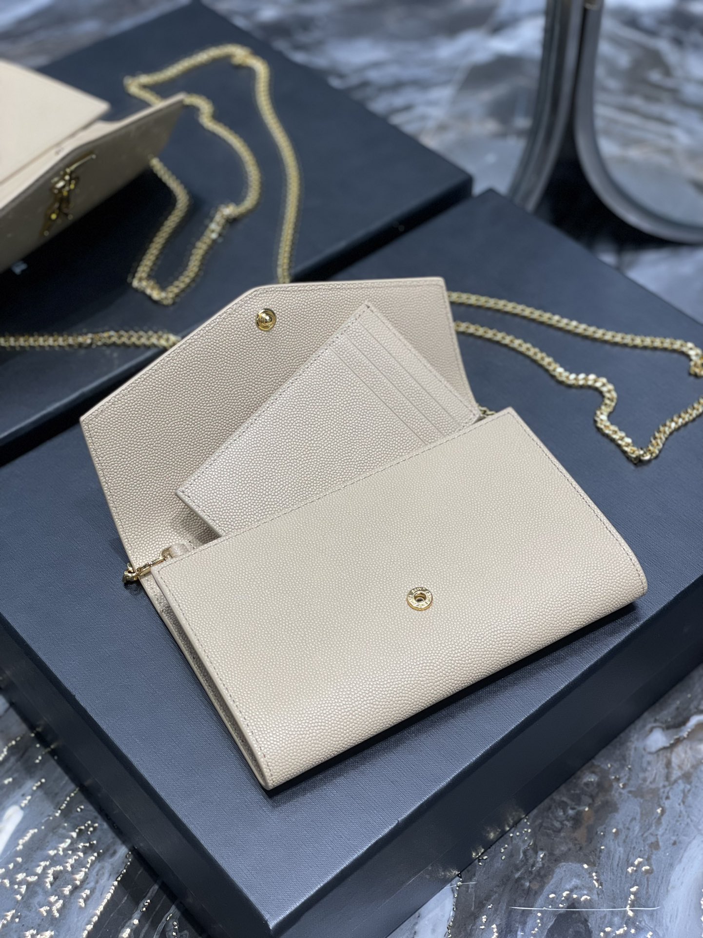 Bagsaaa Y51 Uptown Chain Wallet In Grain De Poudre Embossed Leather 607788 Beige - 19 x 12 x 3 CM