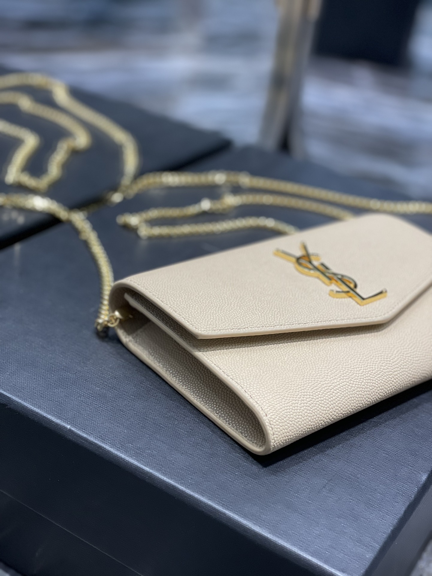 Bagsaaa Y51 Uptown Chain Wallet In Grain De Poudre Embossed Leather 607788 Beige - 19 x 12 x 3 CM