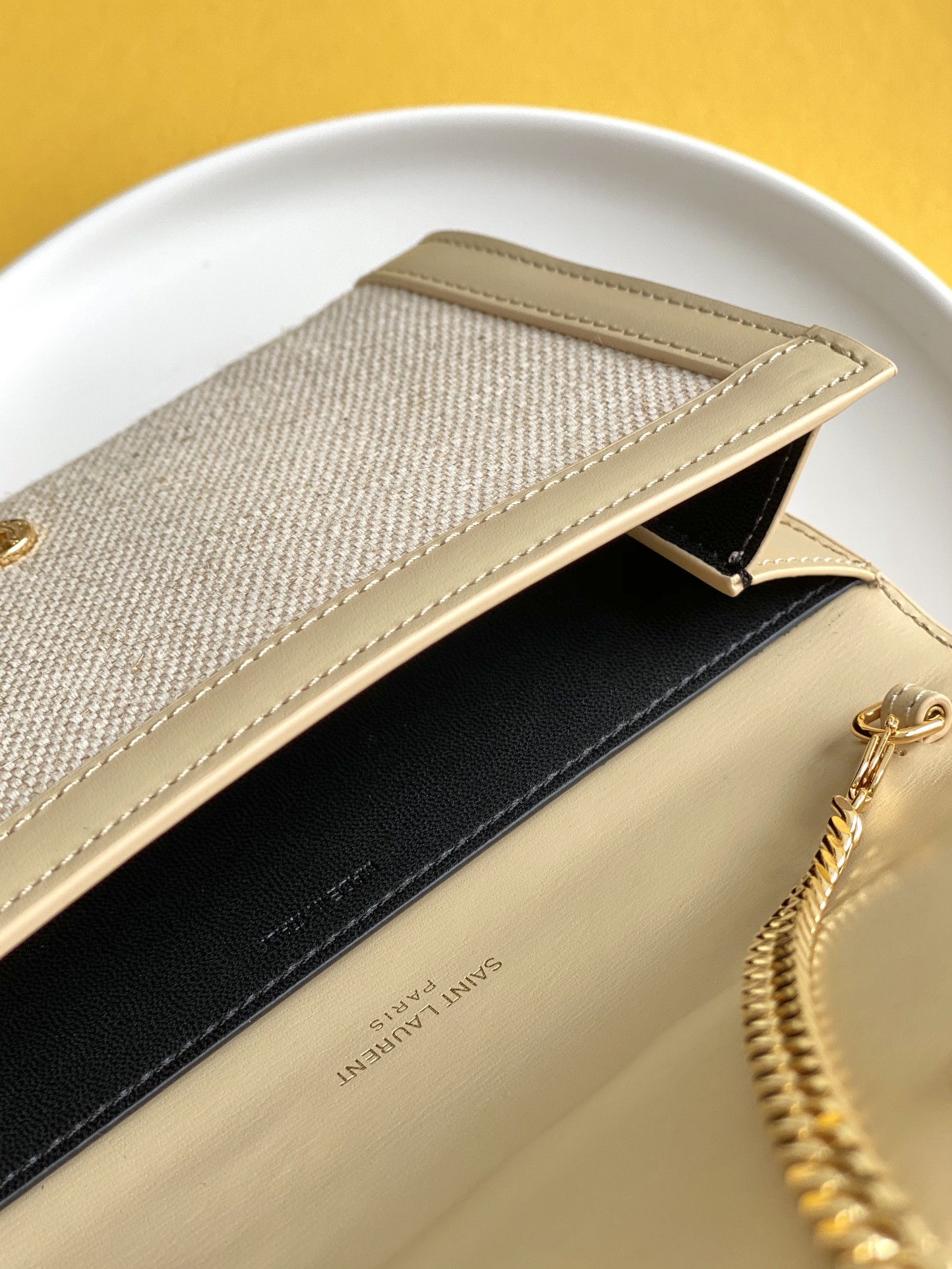 Bagsaaa Y51 Uptown Chain Wallet In Micro Raffia 607788 - 19 x 12 x 3 CM