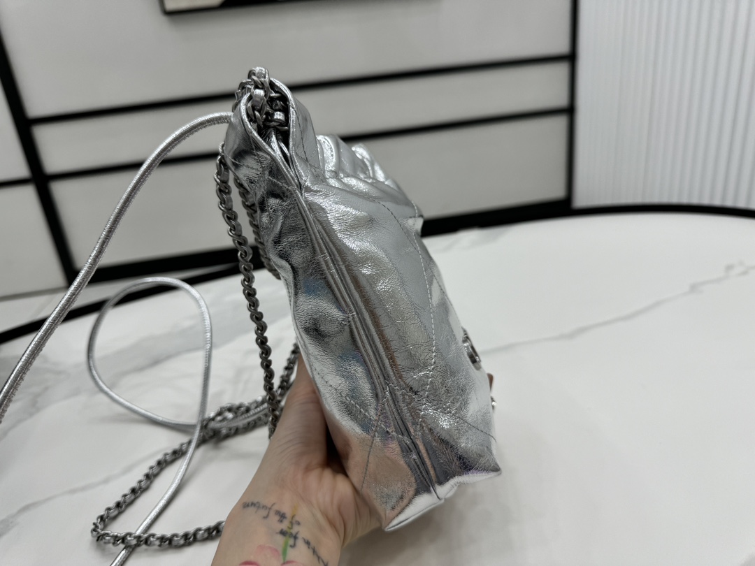 Bagsaaa Ch**el 22 Mini Handbag Metallic Lambskin Silver AS3980 - 20 × 19 × 6 cm