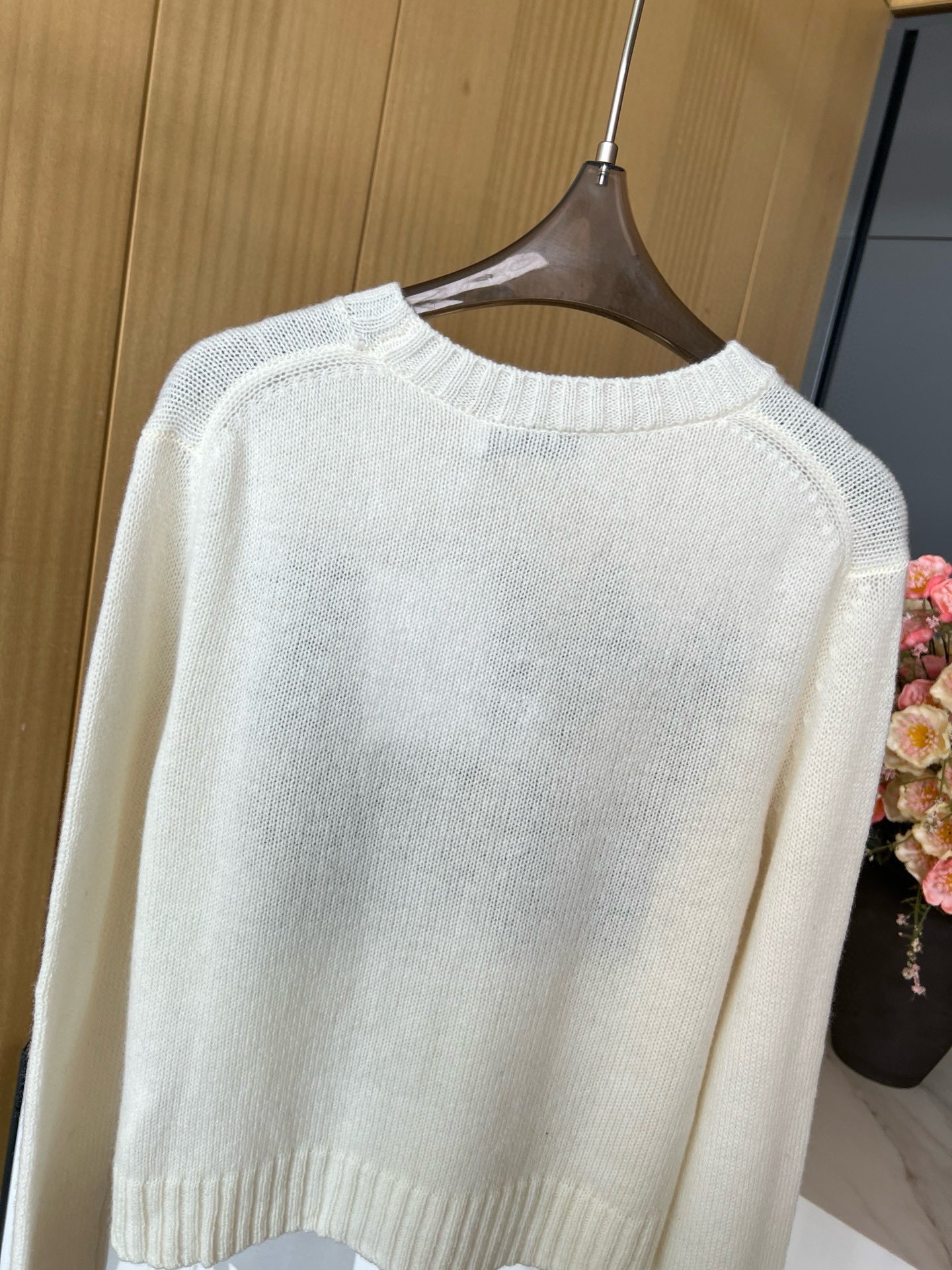 Bagsaaa D10r Sweater Ecru Cashmere and Silk Knit with Blue Miss D10r Graffiti Motif