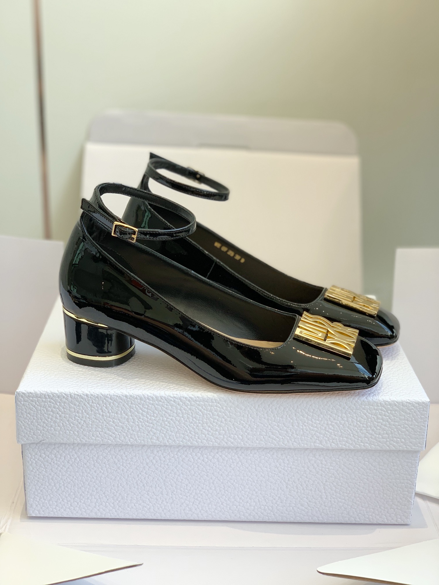 Bagsaaa Miss D10r Pump Black Patent Calfskin