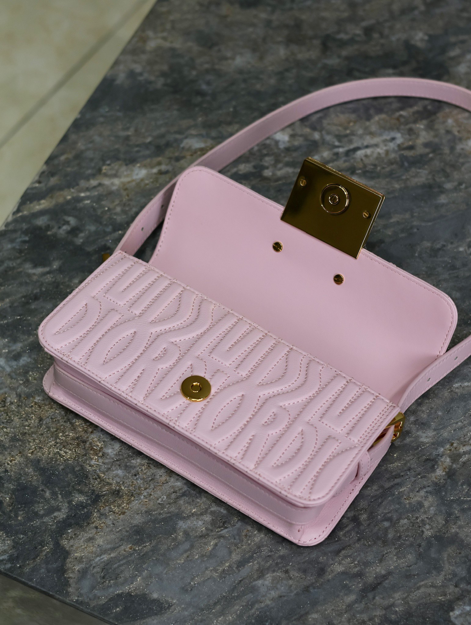 Bagsaaa Miss D10r Flap Bag Pink Quilted Miss D10r Allover Calfskin - 22 x 11 x 6 cm