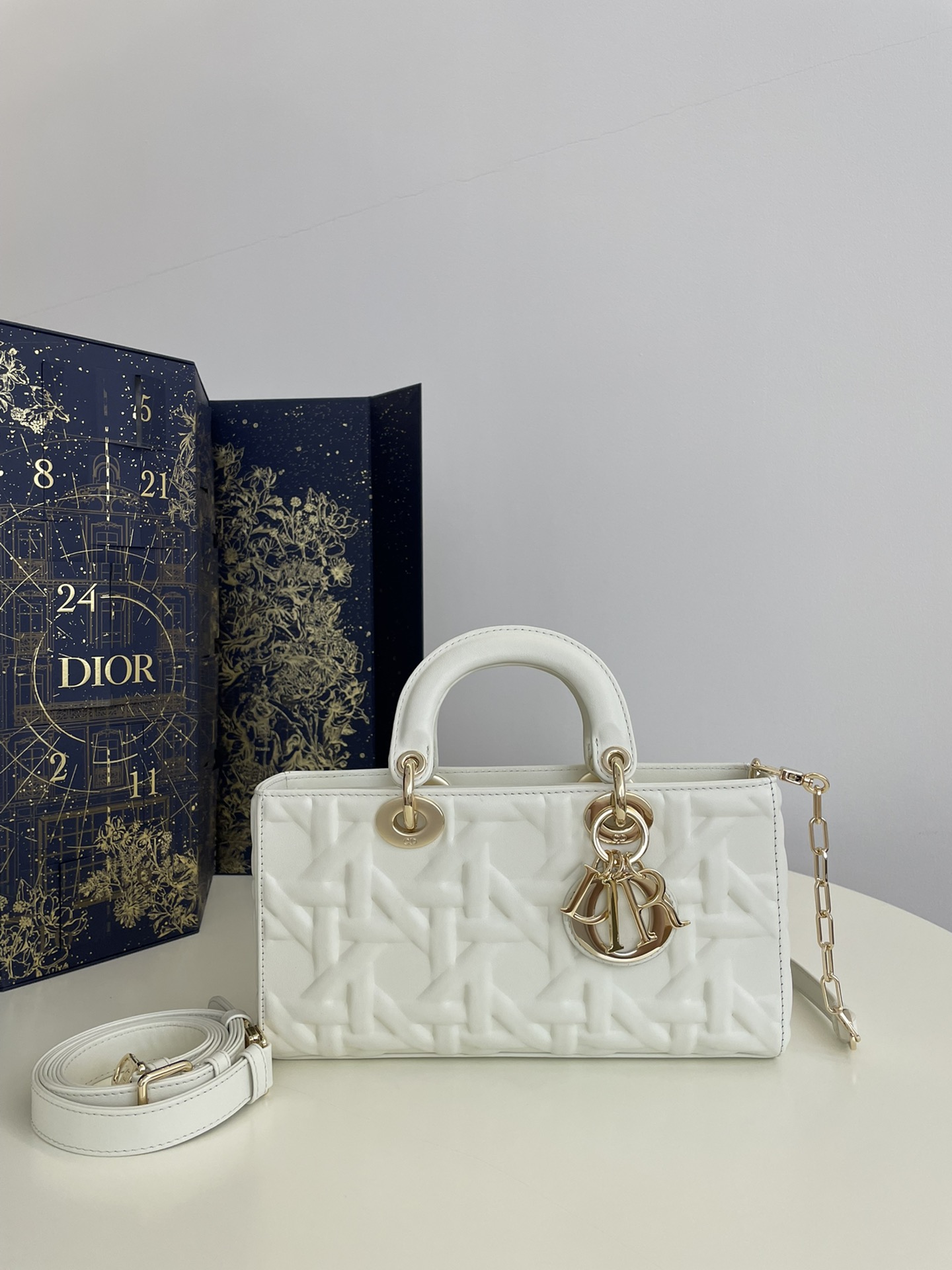 Bagsaaa D10r Medium Lady D-Joy Bag White Graphic Cannage Calfskin - 26 x 13.5 x 5 cm