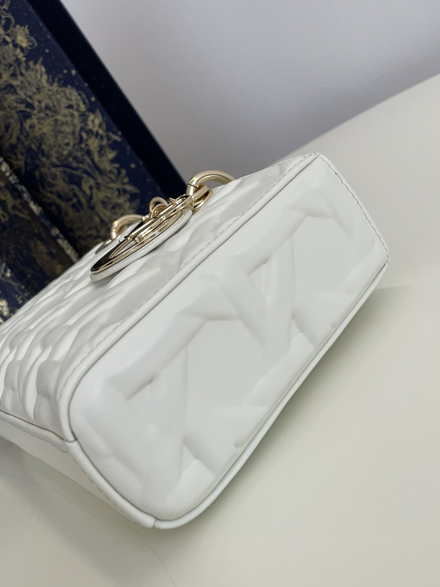 Bagsaaa D10r Medium Lady D-Joy Bag White Graphic Cannage Calfskin - 26 x 13.5 x 5 cm