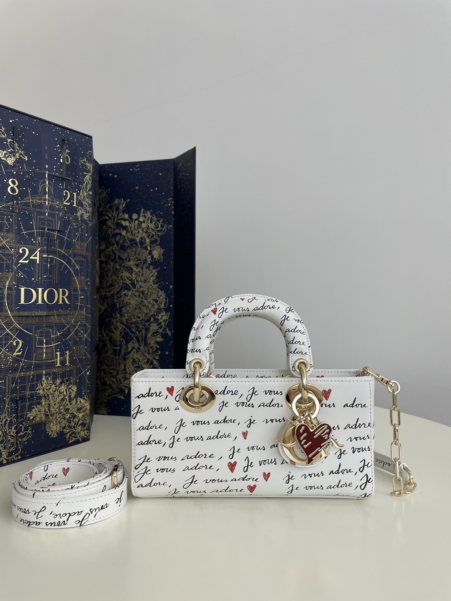 Bagsaaa D10ramour Small Lady D-Joy Bag White Calfskin with Black and Red Je Vous Adore Print - 22 x 12 x 6 cm