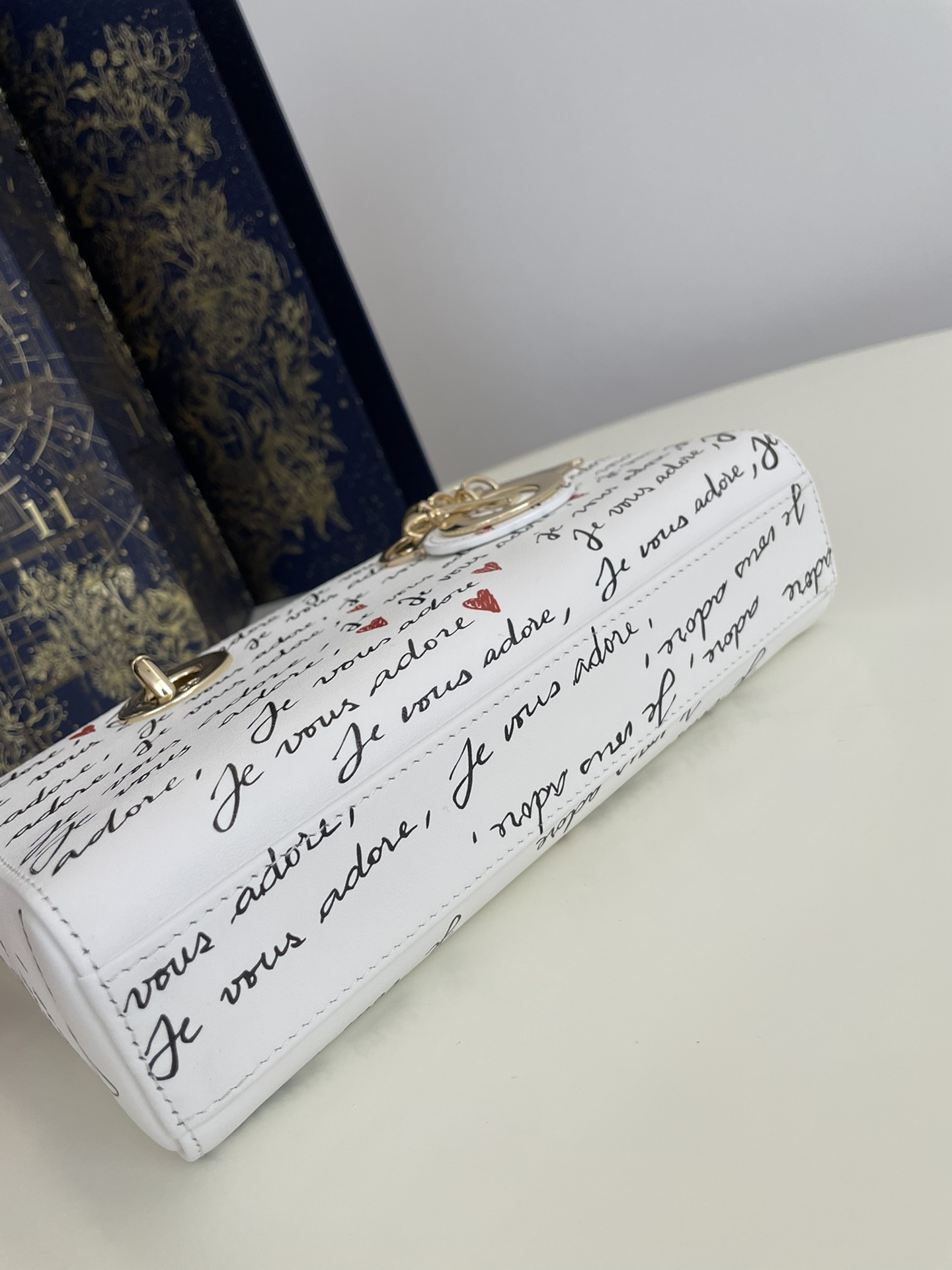 Bagsaaa D10ramour Small Lady D-Joy Bag White Calfskin with Black and Red Je Vous Adore Print - 22 x 12 x 6 cm
