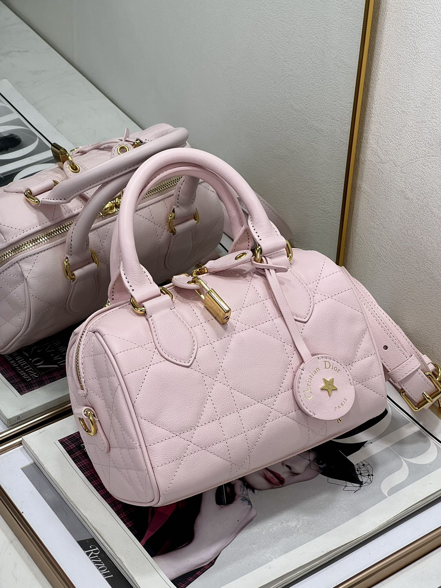 Bagsaaa D10r Groove 20 Bag Pale Pink Macrocannage Calfskin - 20.5 x 13.5 x 12 cm