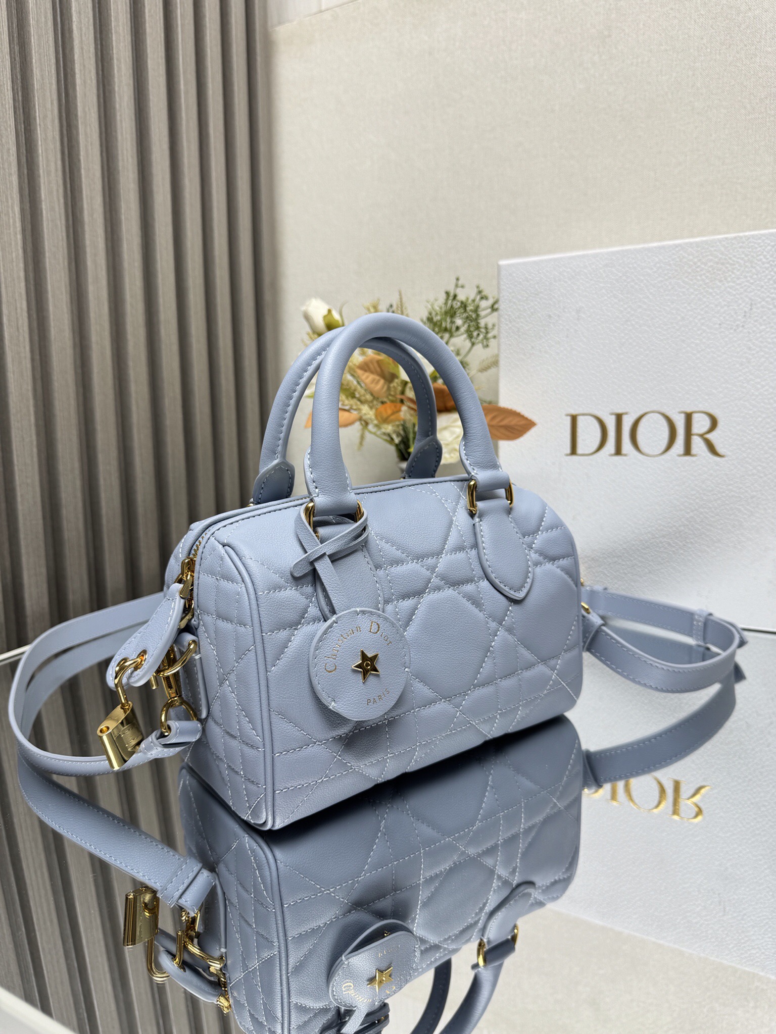 Bagsaaa D10r Groove 20 Bag Pale Blue Macrocannage Calfskin - 20.5 x 13.5 x 12 cm