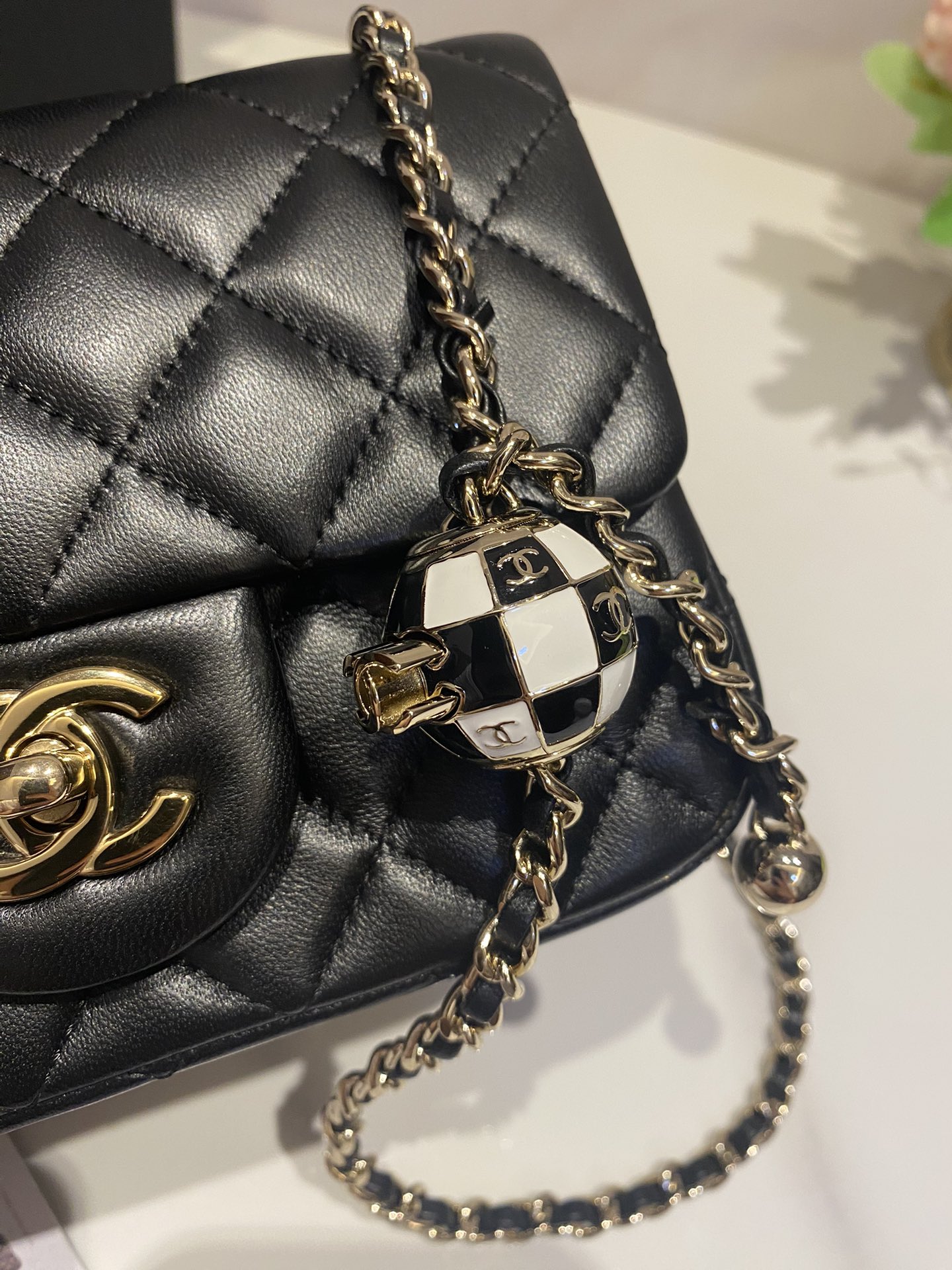Bagsaaa Ch**el Mini Square Flap Bag Black Lambskin Pearl Crush Ball AS1786 - 13×17×7cm
