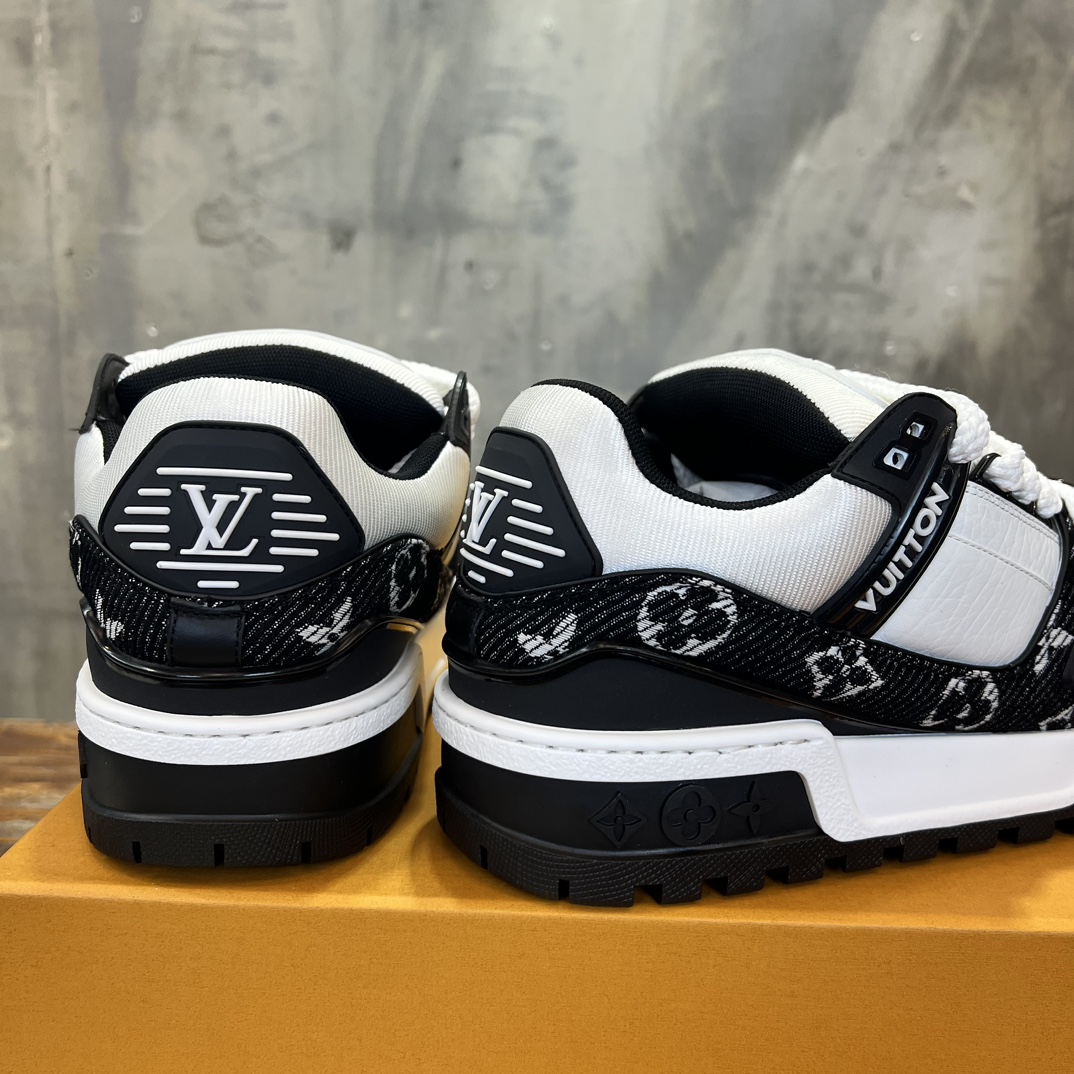 Bagsaaa L0vis Vvtt0n LV Trainer Maxi Sneaker Black