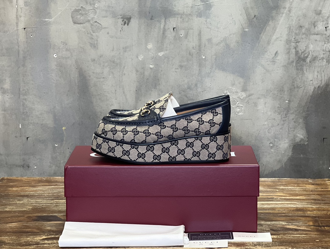 Bagsaaa Gvc*1 Women's Horsebit wedge loafer 794316 Beige & Blue