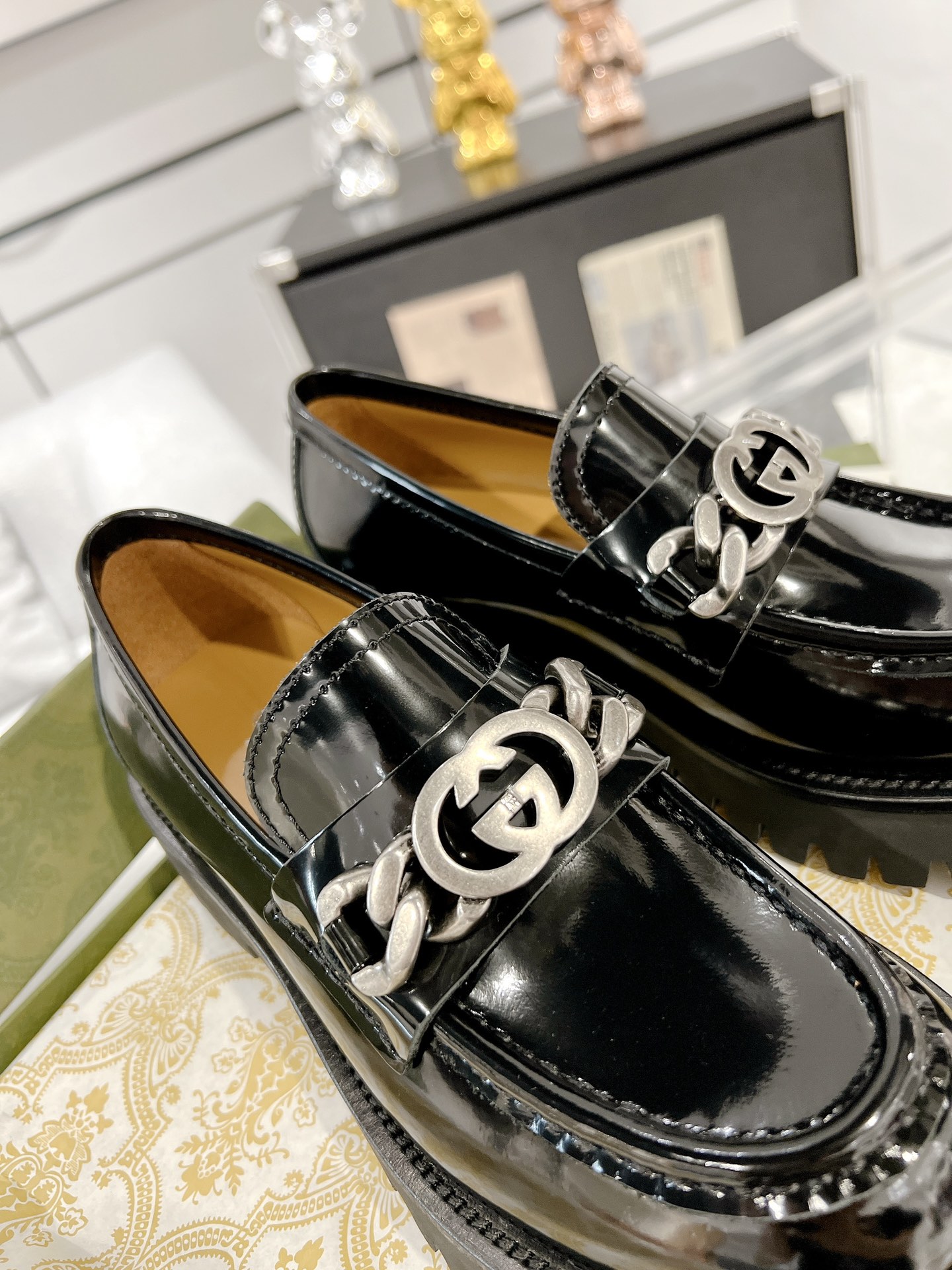 Bagsaaa Gvc*1 Black Interlocking G-chain leather loafers