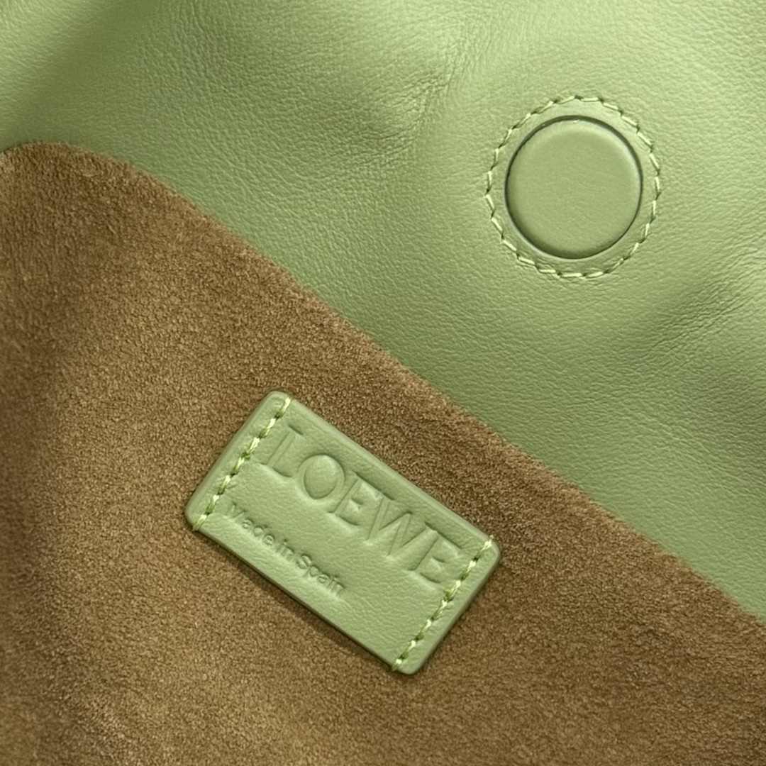 Bagsaaa L0ew* Mini Flamenco clutch in nappa calfskin light green - 23.9X18X9 cm