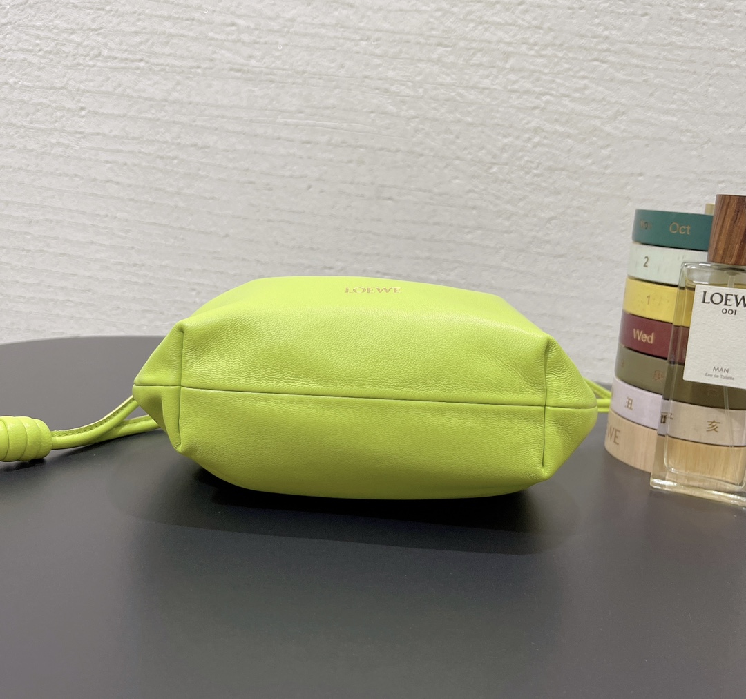 Bagsaaa L0ew* Mini Flamenco Purse bag in mellow nappa lambskin Anise Green - 23X17X5.5 cm