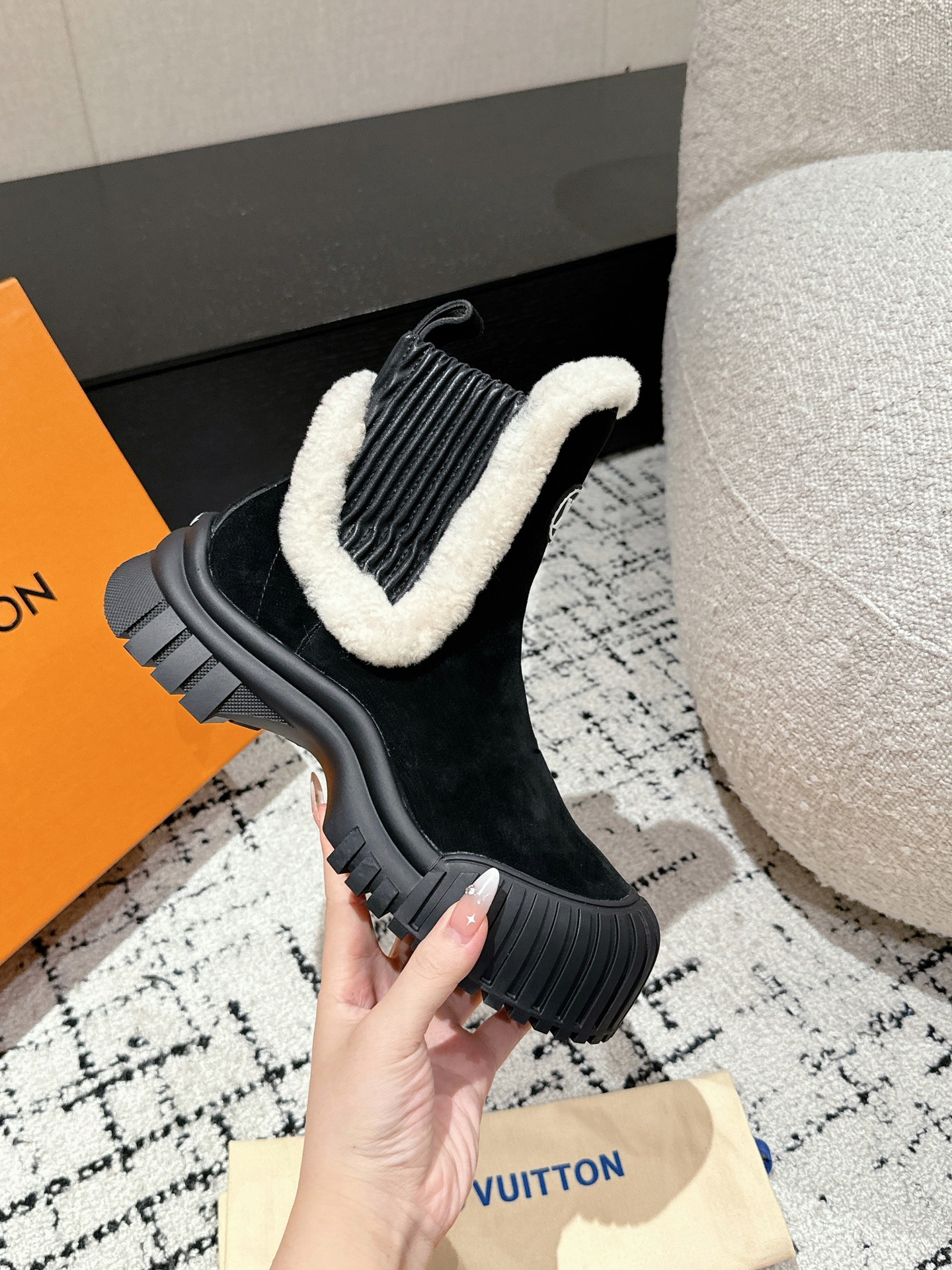 Bagsaaa L0vis Vvtt0n Ruby Flat Ankle Boot Black Suede