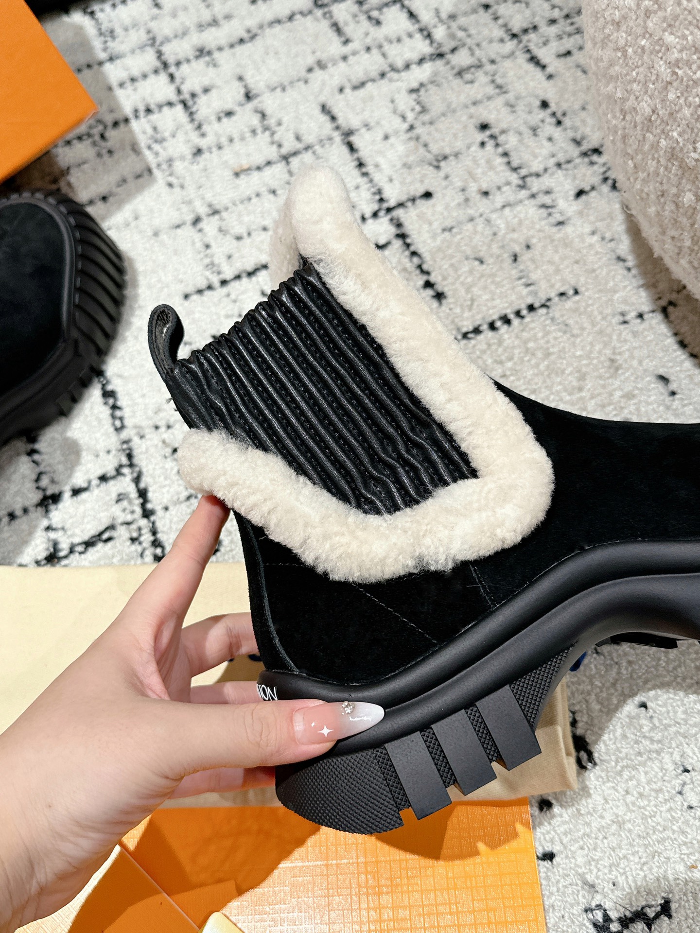 Bagsaaa L0vis Vvtt0n Ruby Flat Ankle Boot Black Suede