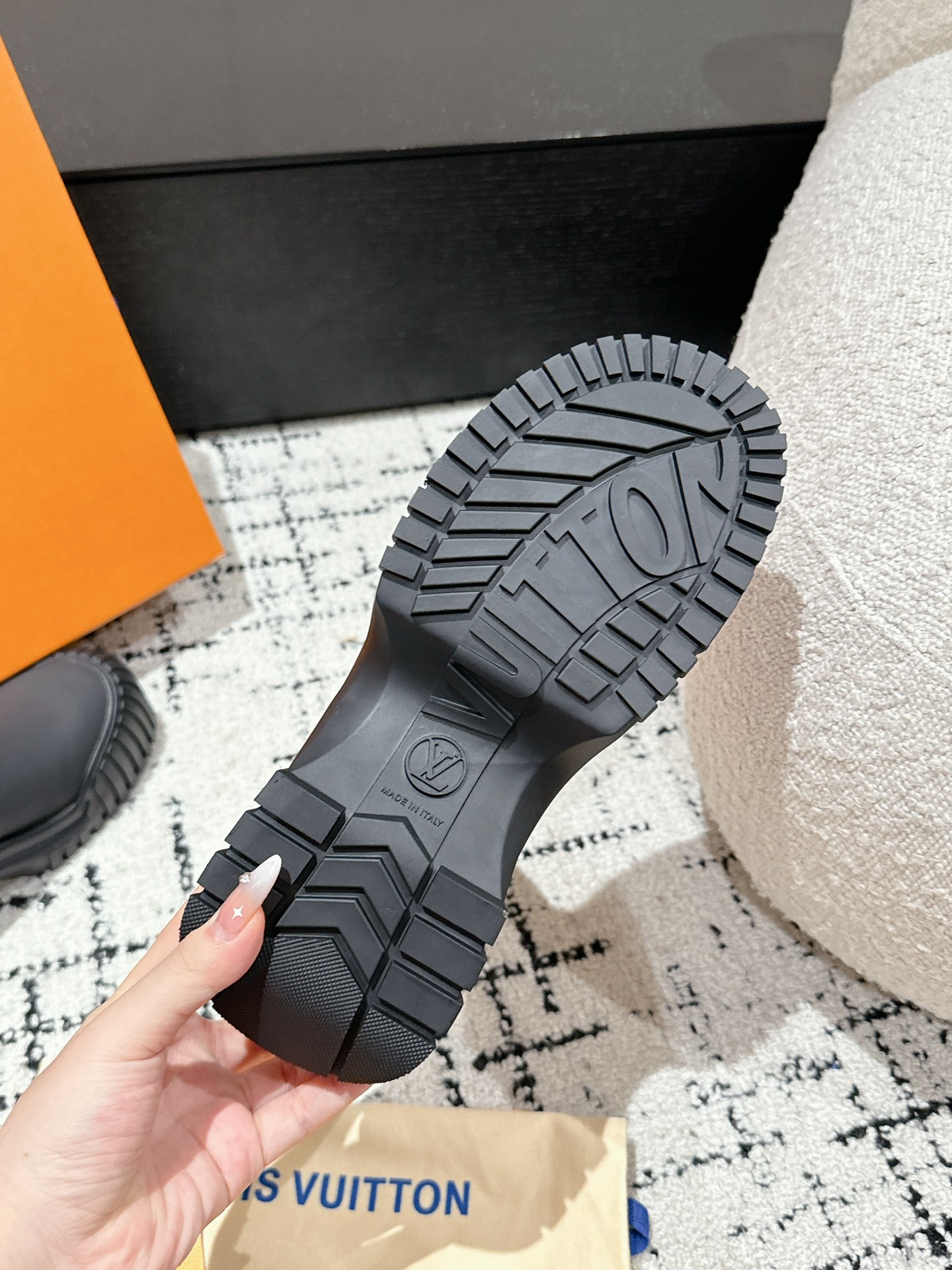 Bagsaaa L0vis Vvtt0n Ruby Flat Ankle Boot Black