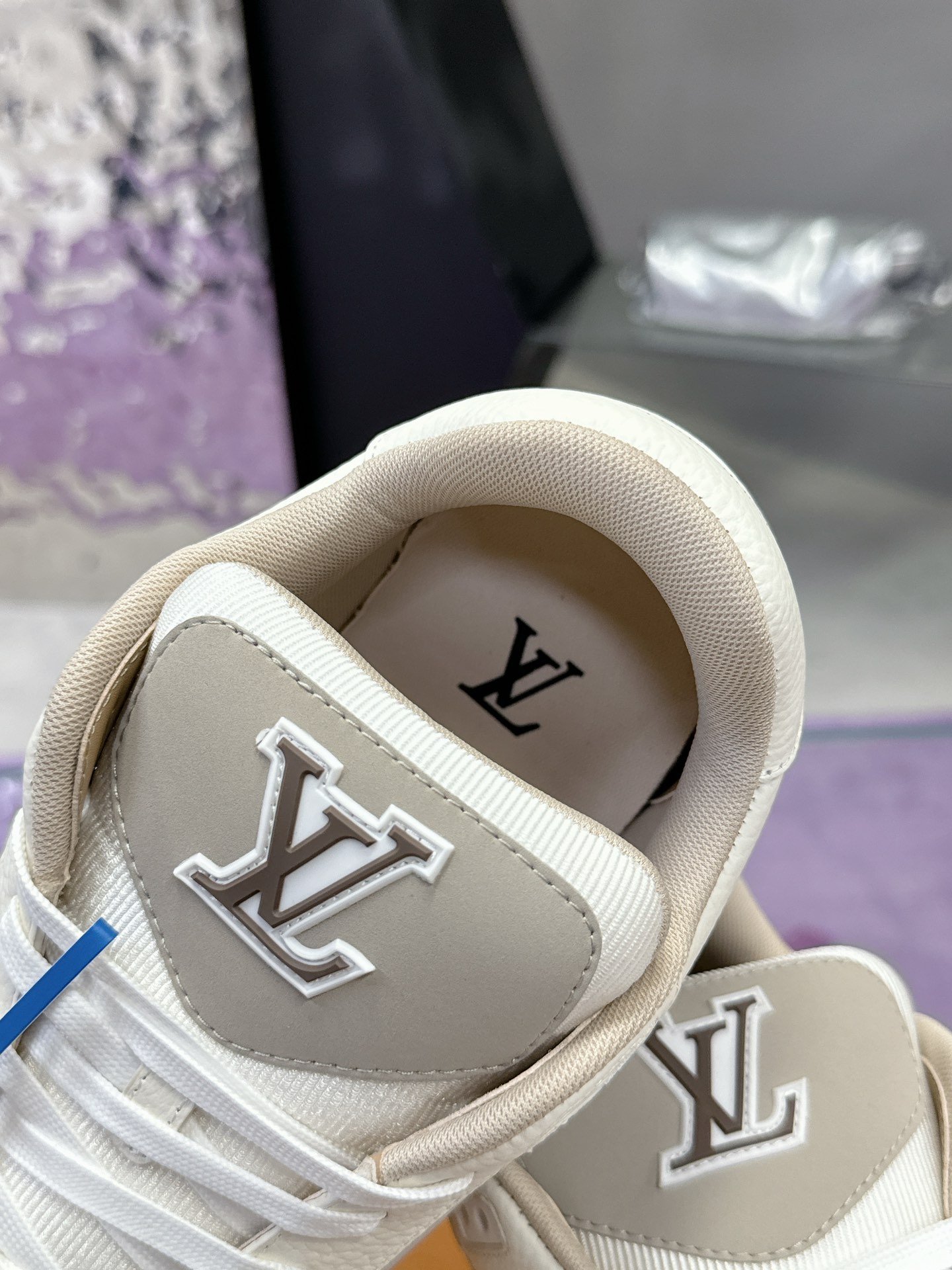 Bagsaaa LV Trainer Sneaker Beige