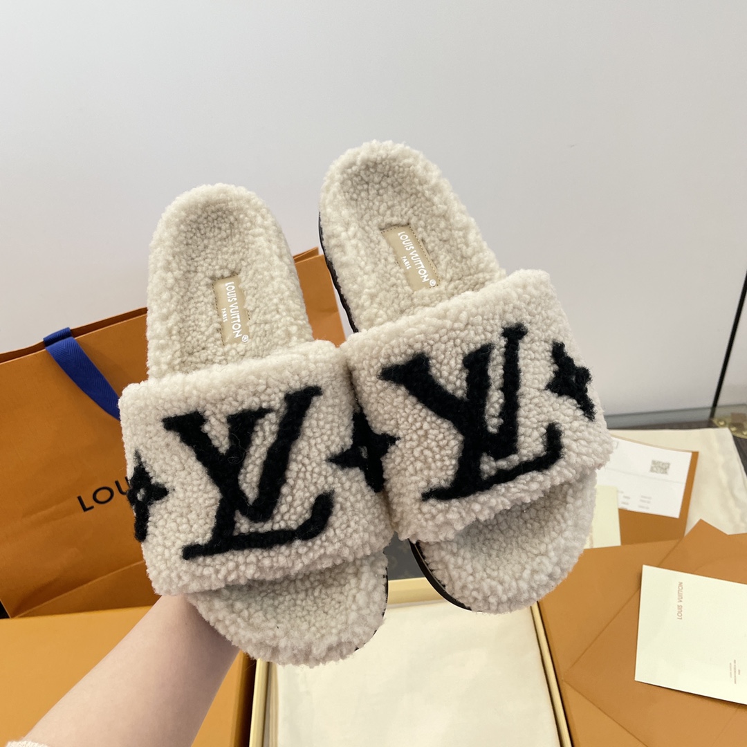 Bagsaaa L0vis Vvtt0n Paseo Shearling Slippers Beige