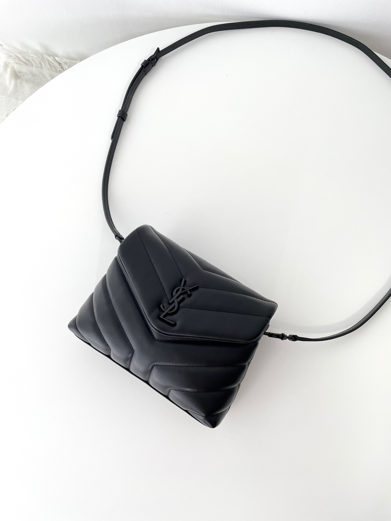 Bagsaaa Y51 Toy Loulou In Quilted Leather 678401 Black - 20 x 14 x 7.5 cm