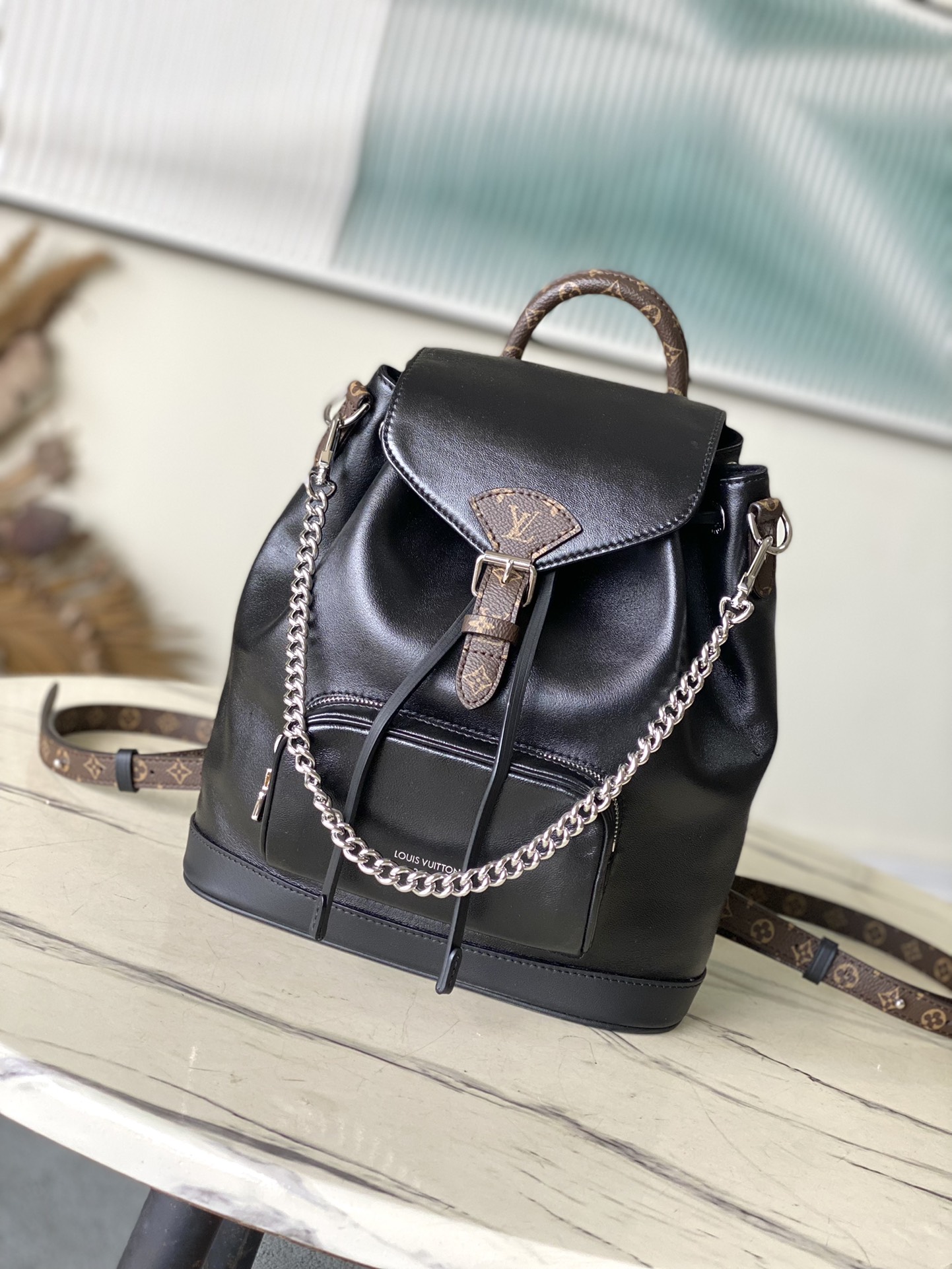 Bagsaaa L0vis Vvtt0n M12587 Montsouris PM Black - 28 x 30 x 18 cm