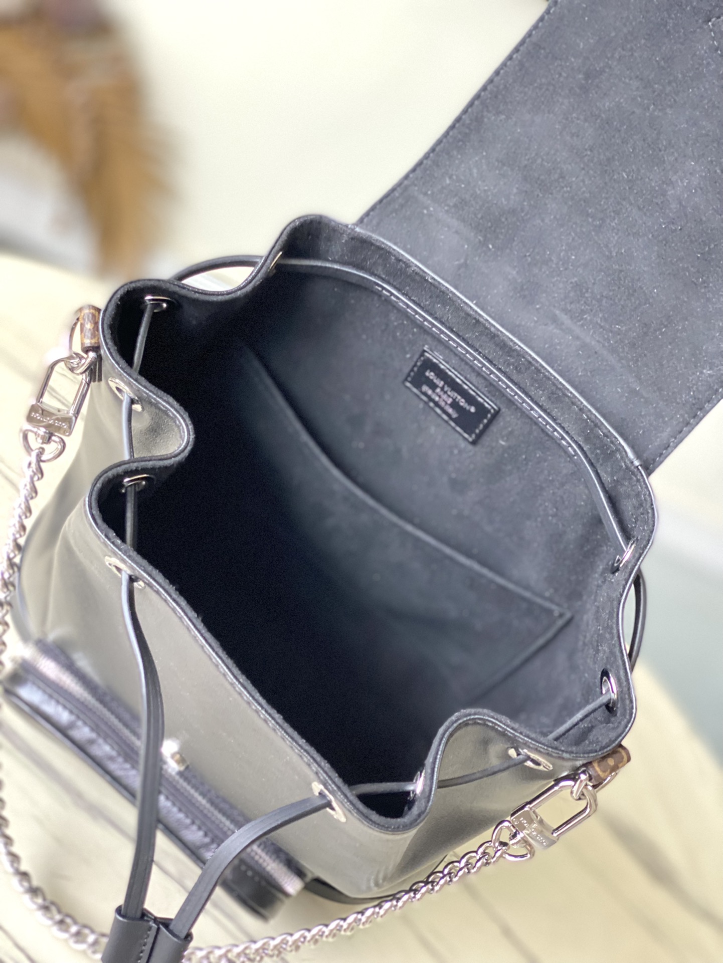 Bagsaaa L0vis Vvtt0n M12587 Montsouris PM Black - 28 x 30 x 18 cm