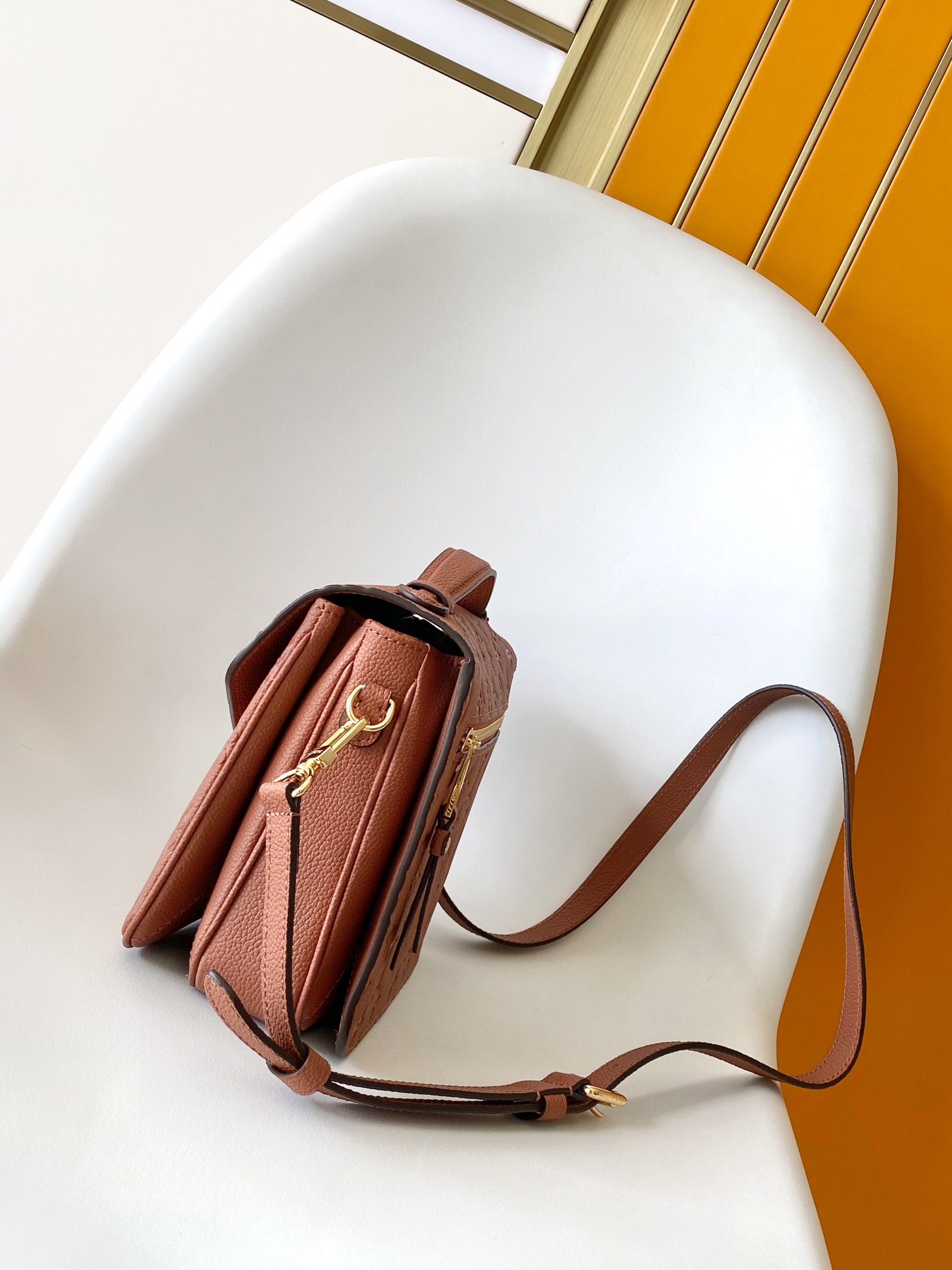 Bagsaaa L0vis Vvtt0n M12711 Pochette Métis Cognac Brown - 25 x 19 x 7 cm