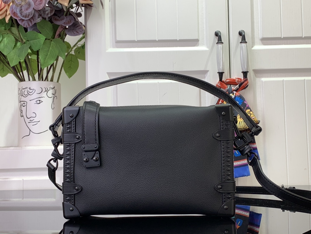 Bagsaaa L0vis Vvtt0n M24309 Side Trunk MM All Black - 21 x 14 x 6 cm
