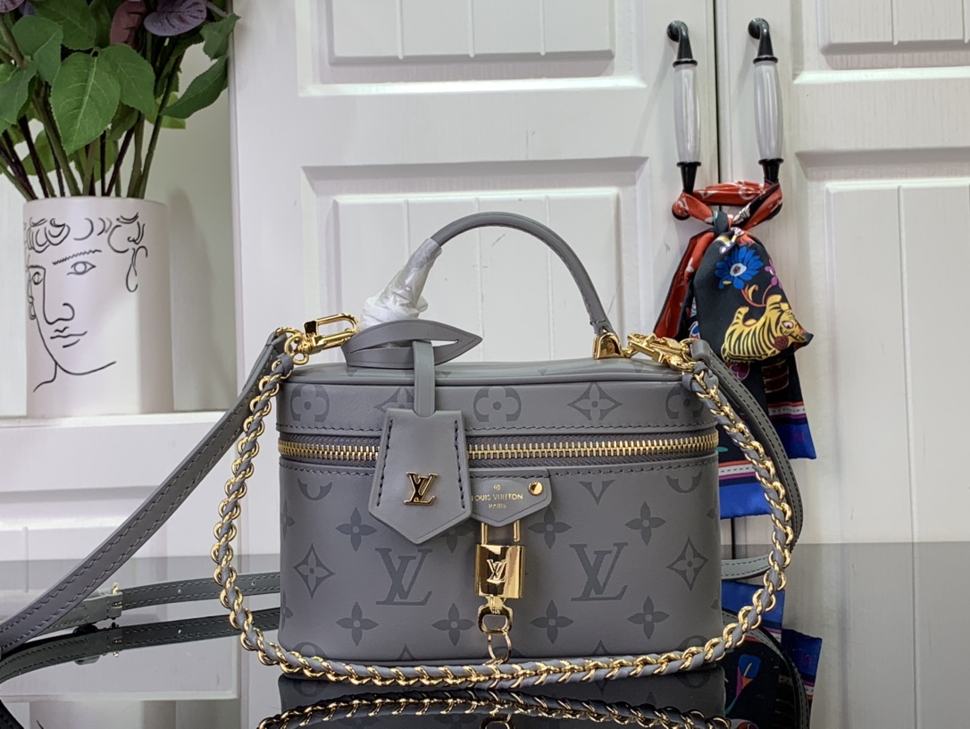 Bagsaaa L0vis Vvtt0n M12427 Vanity Chain Pouch Gray - 19 x 11.5 x 6.5 cm