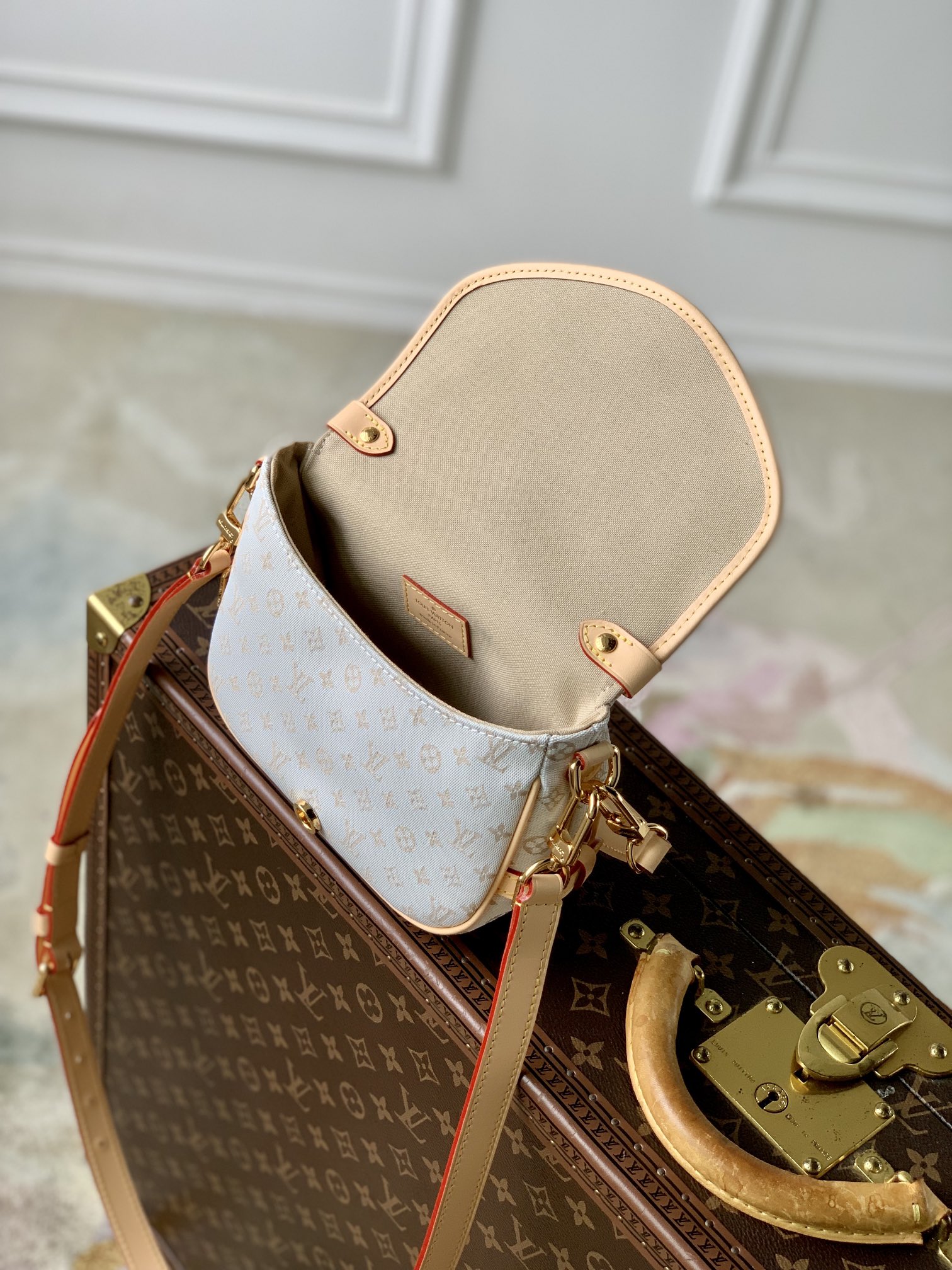 Bagsaaa L0vis Vvtt0n M12327 Saumur BB Cream - 20 x 16 x 7.5 cm