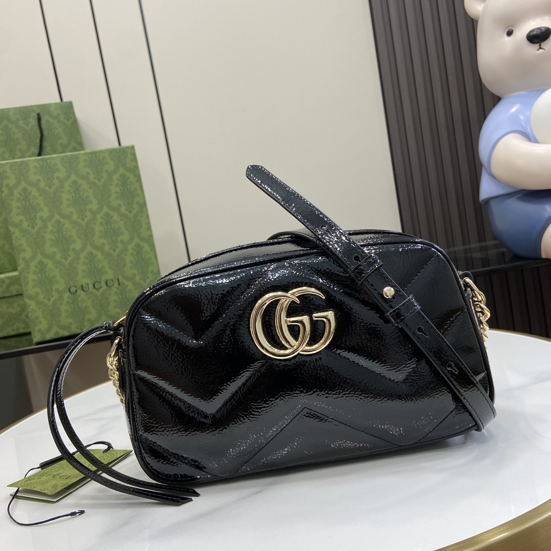 Bagsaaa Gvc*1 GG Marmont small shoulder bag 802448 black patent - 24 x 13 x 7 cm