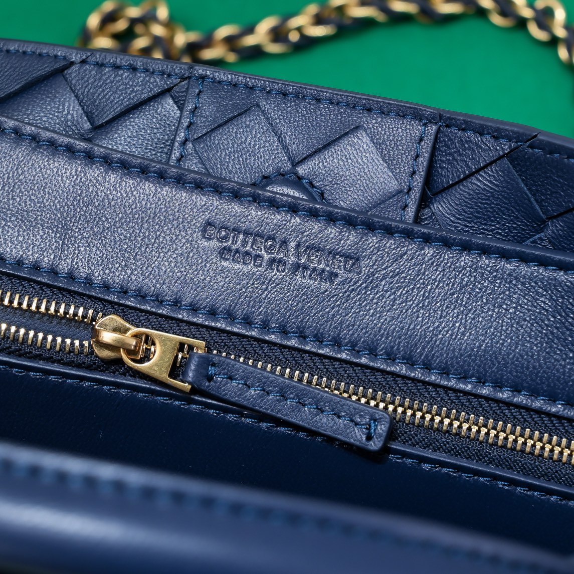 Bagsaaa B0tt*ga Ven*ta Small Andiamo 766014 Dark Blue - 20x25x10 cm