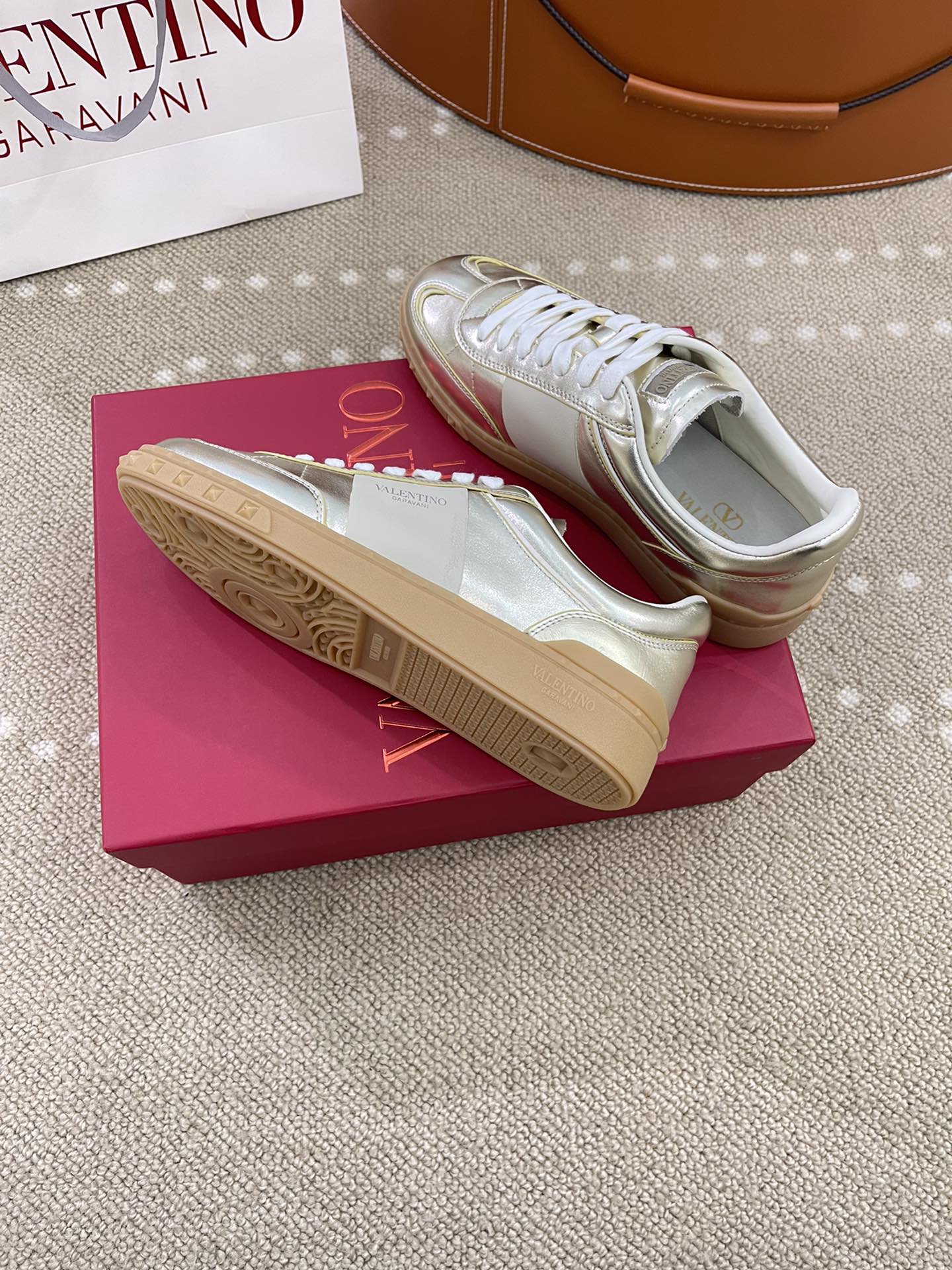 Bagsaaa Va1e*ntin0 Upvillage Trainer In Laminated Calfskin With Nappa Calfskin Leather Band