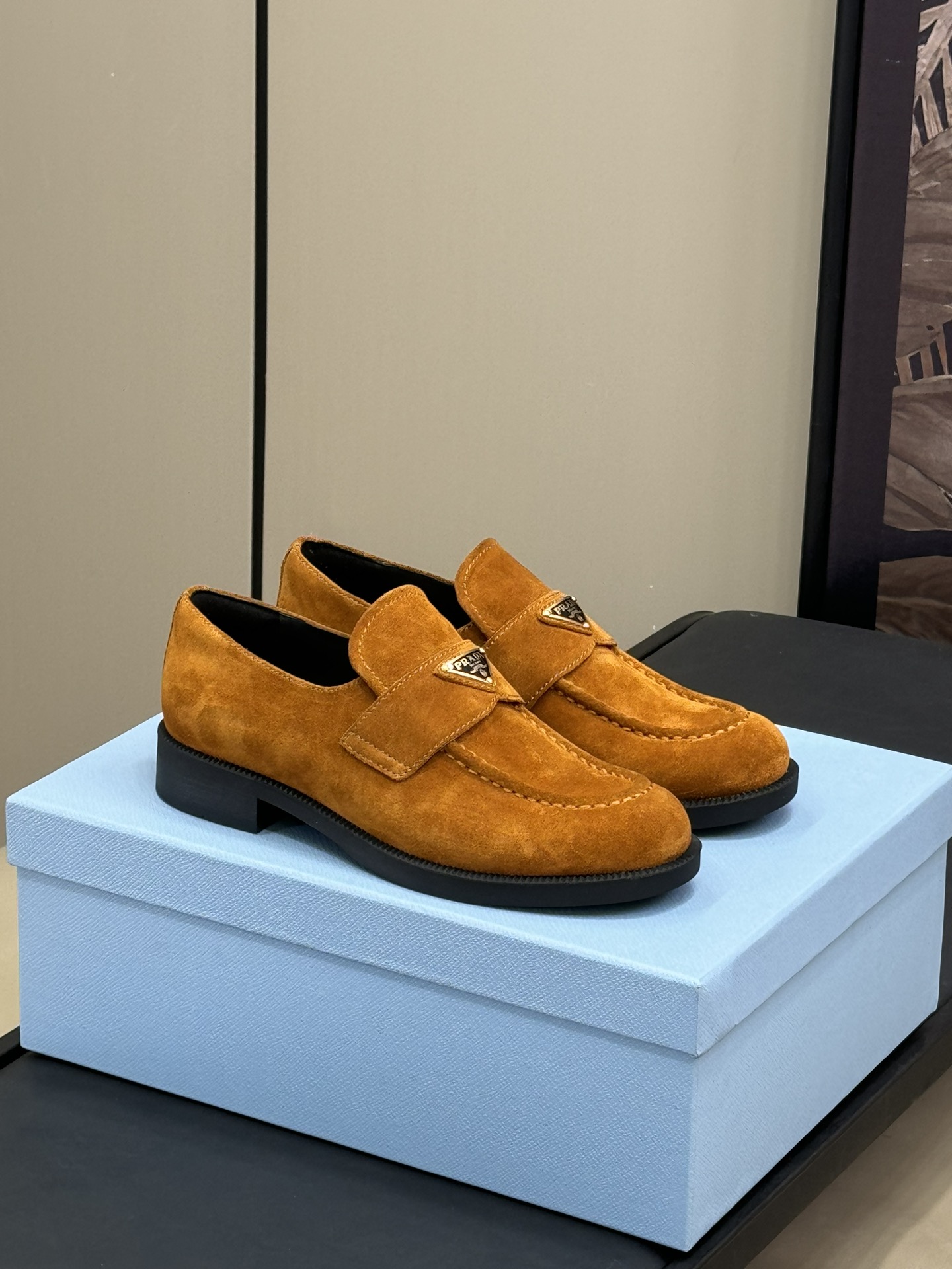 Bagsaaa Pra*a Suede loafers brown
