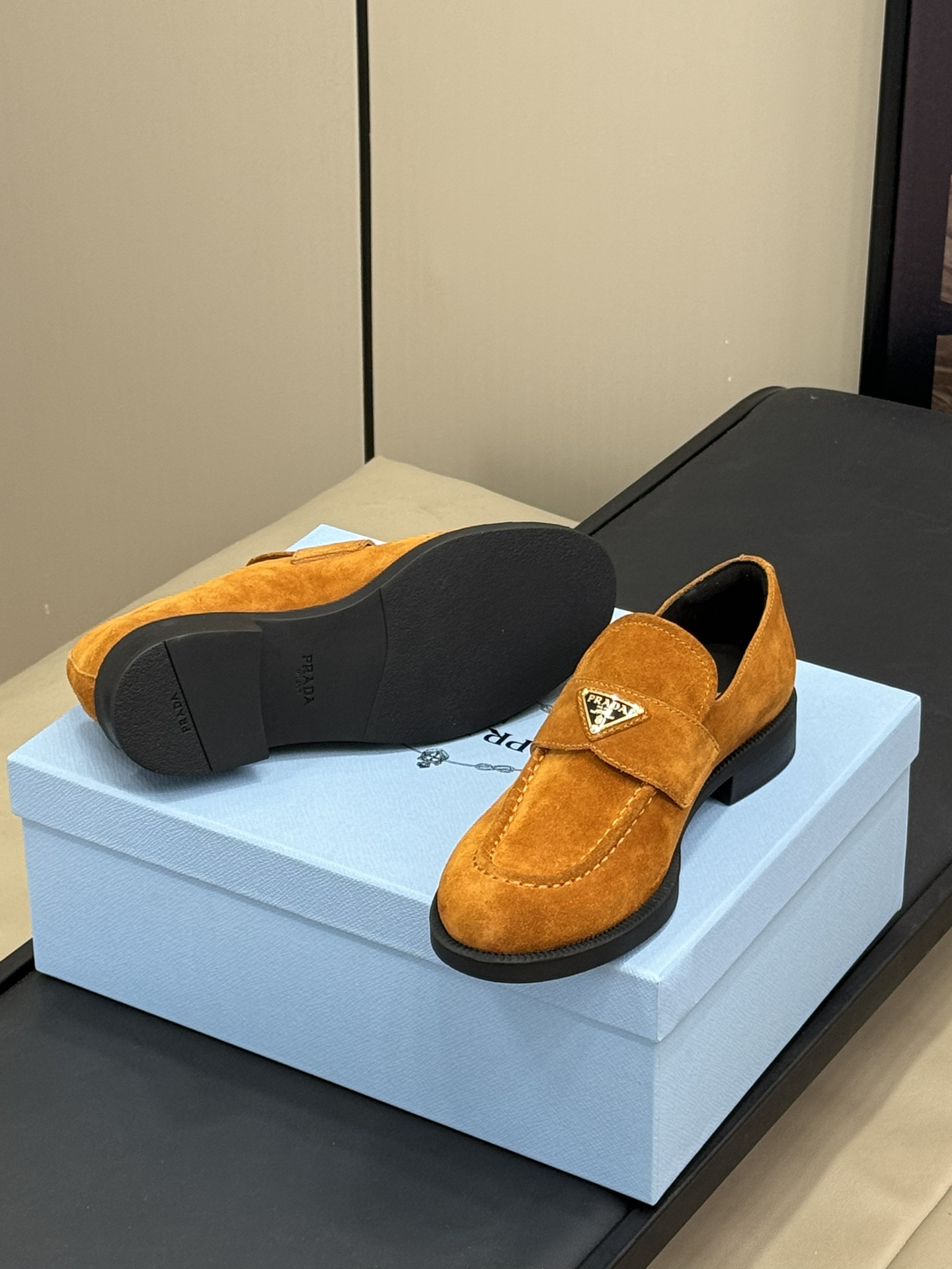 Bagsaaa Pra*a Suede loafers brown