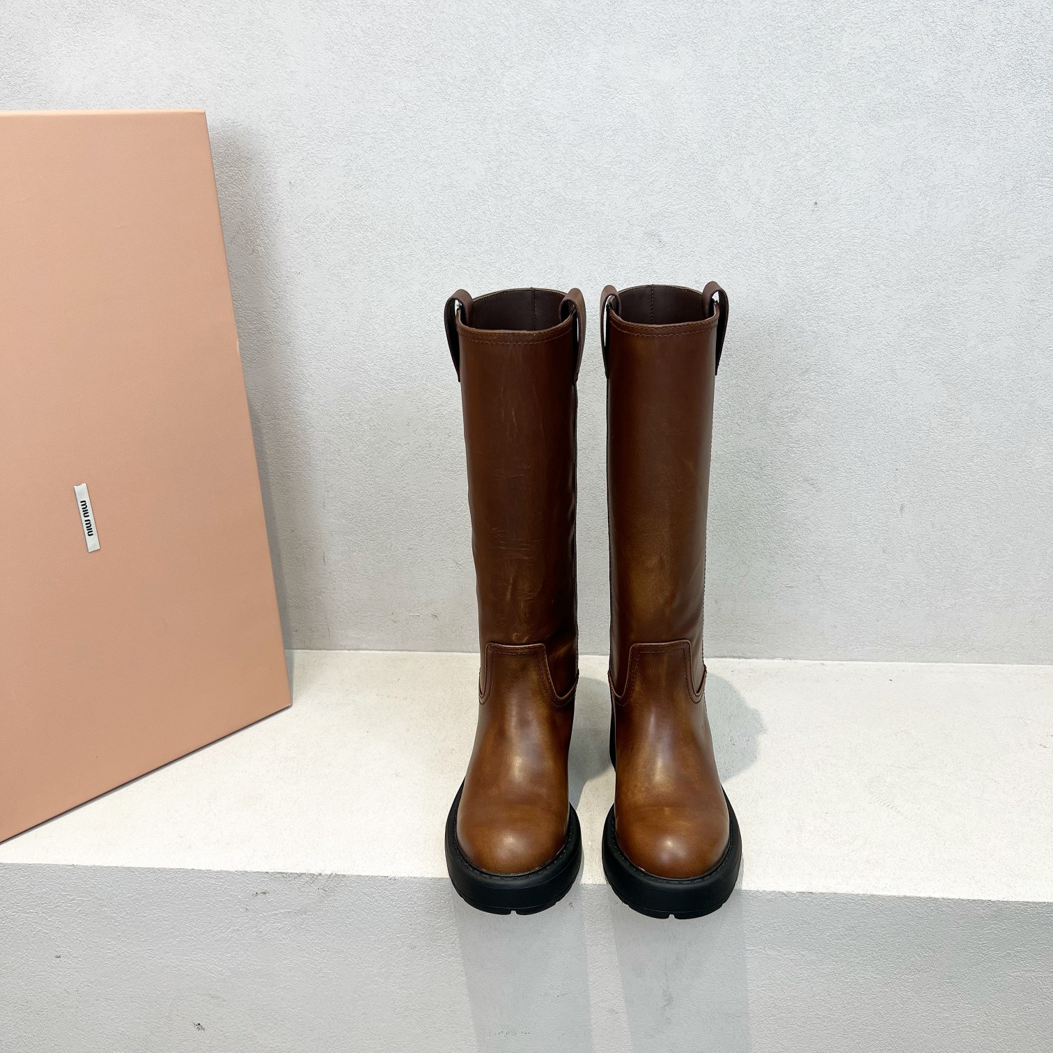 Bagsaaa M1um1u Fumé leather boots brown