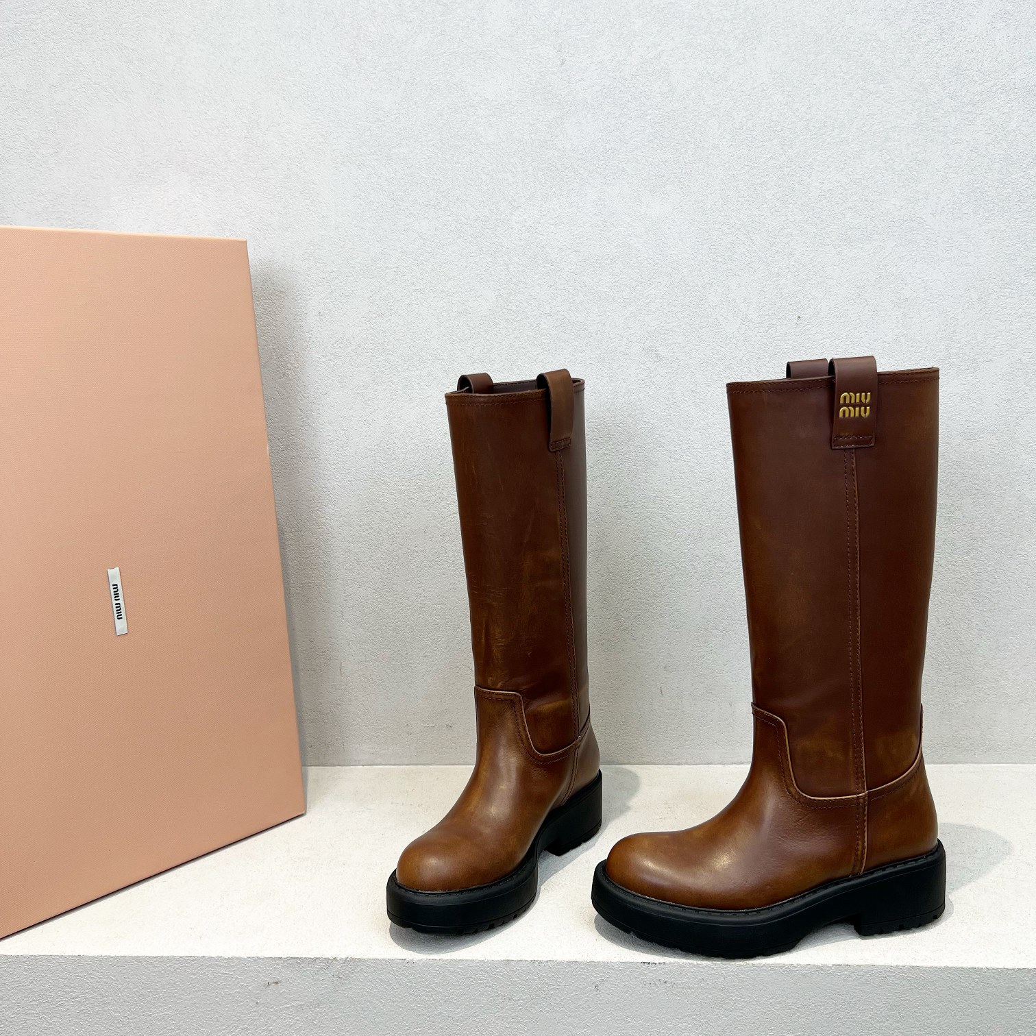 Bagsaaa M1um1u Fumé leather boots brown