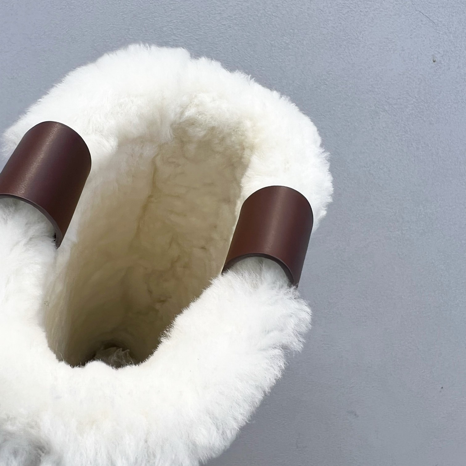 Bagsaaa M1um1u Fumé leather boots brown & shearling lining