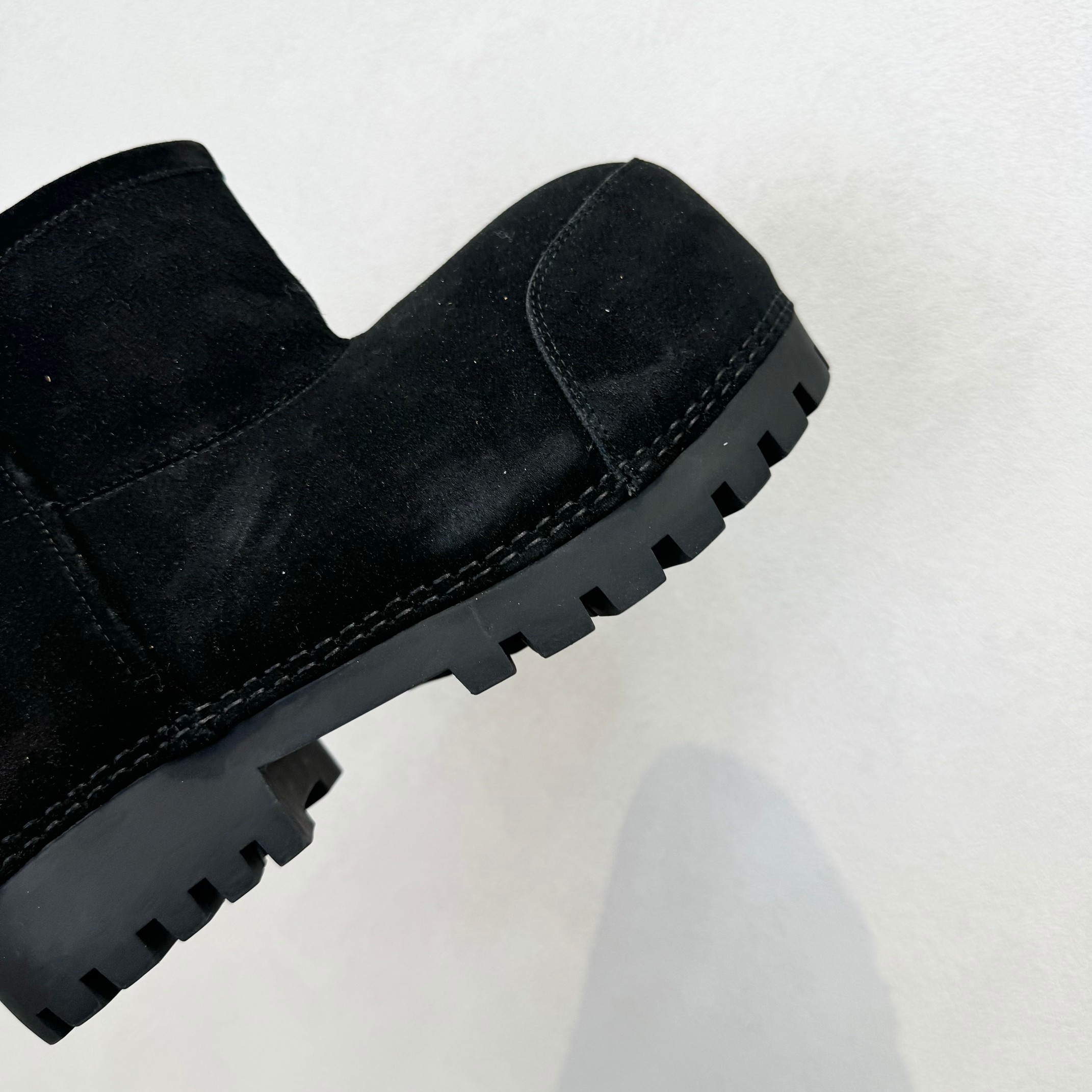Bagsaaa Ba1en*iaga Alaska Fur Bootie in black